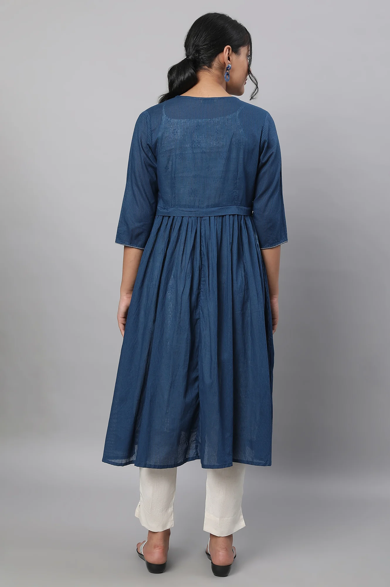 Blue Gathered Gillet, kurta & Trousers Set - Image 2