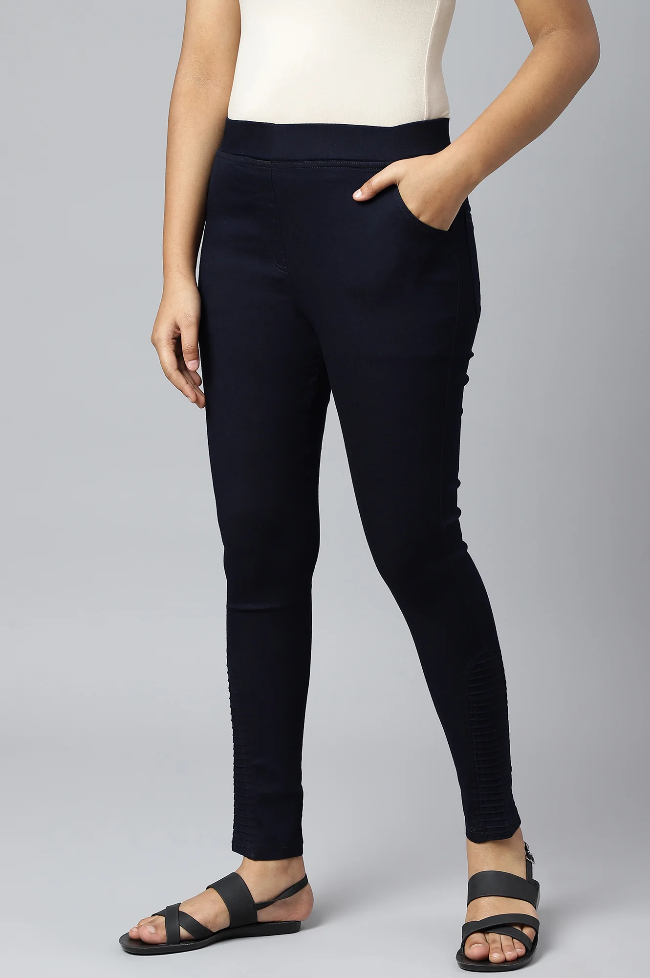 Navy Blue Solid Skinny Fit Denim Jeggings With Pintucks - Image 2