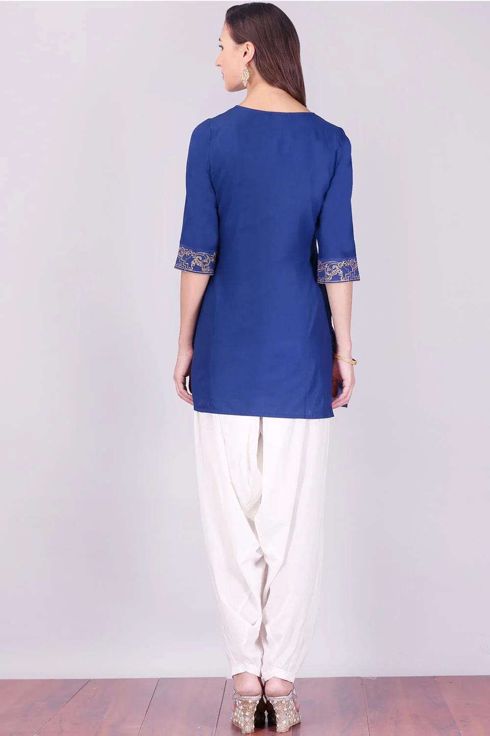 Blue Round Neck 3/4 Sleeve kurta - Image 3