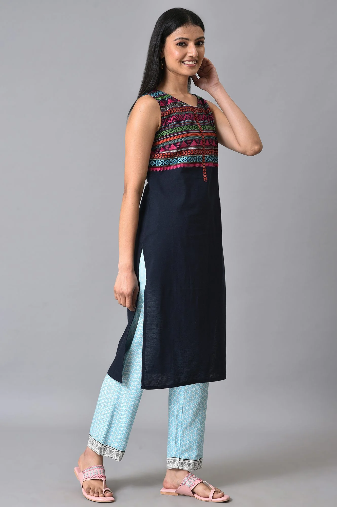 Blue Straight Sleeveless kurta - Image 4