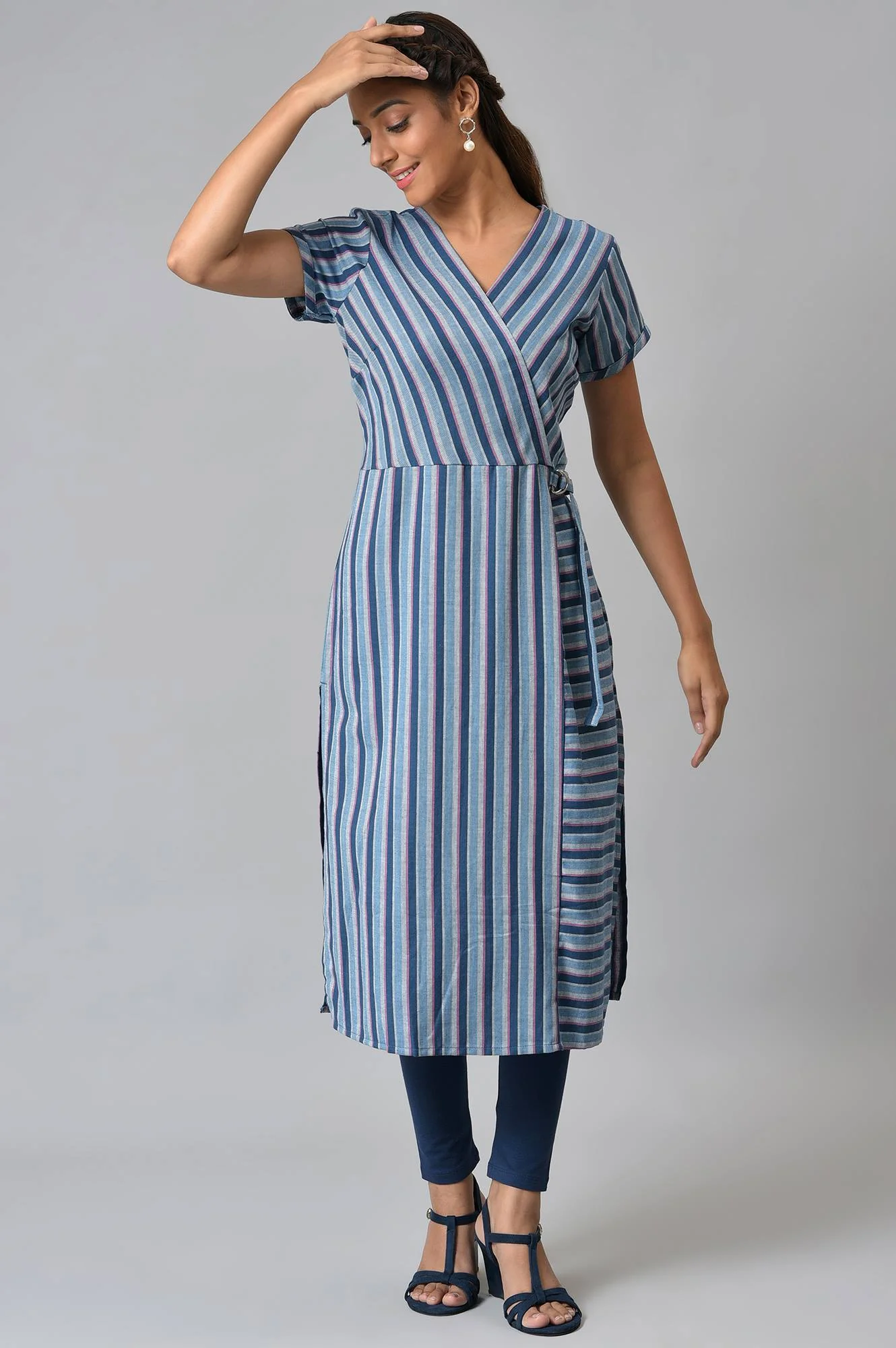 Blue Stripe Print Cotton kurta with Side Buckle - Image 5