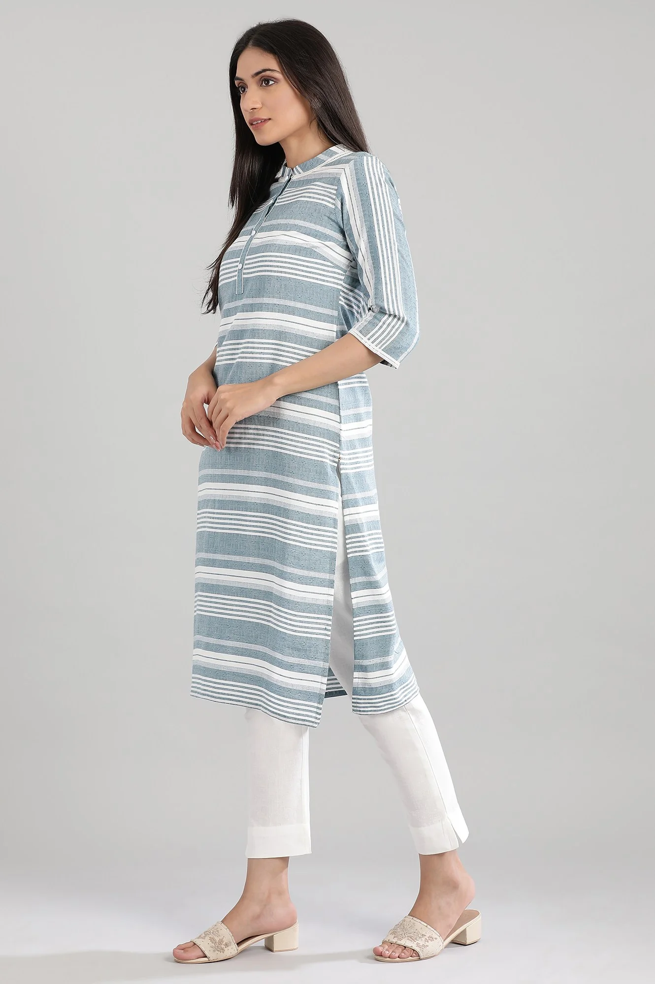 Blue Yarn-dyed Round Neck kurta - Image 3