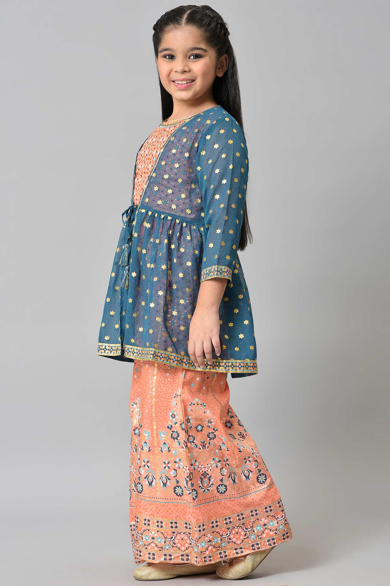 Girls Blue Floral Print Gillet With Peach Crop Top And Straight Palazzo - Image 3