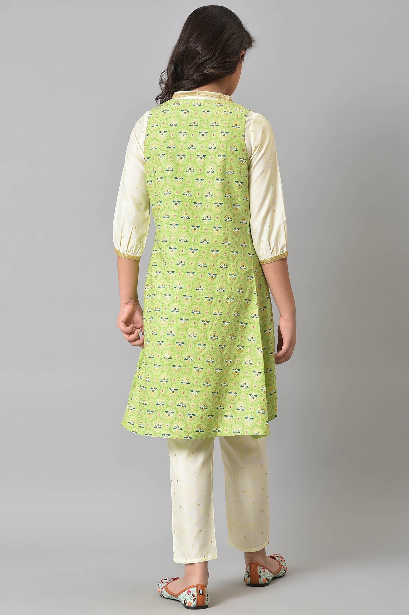 Girls Green Embellished Gillet With Natural kurta And Trousers - Image 2