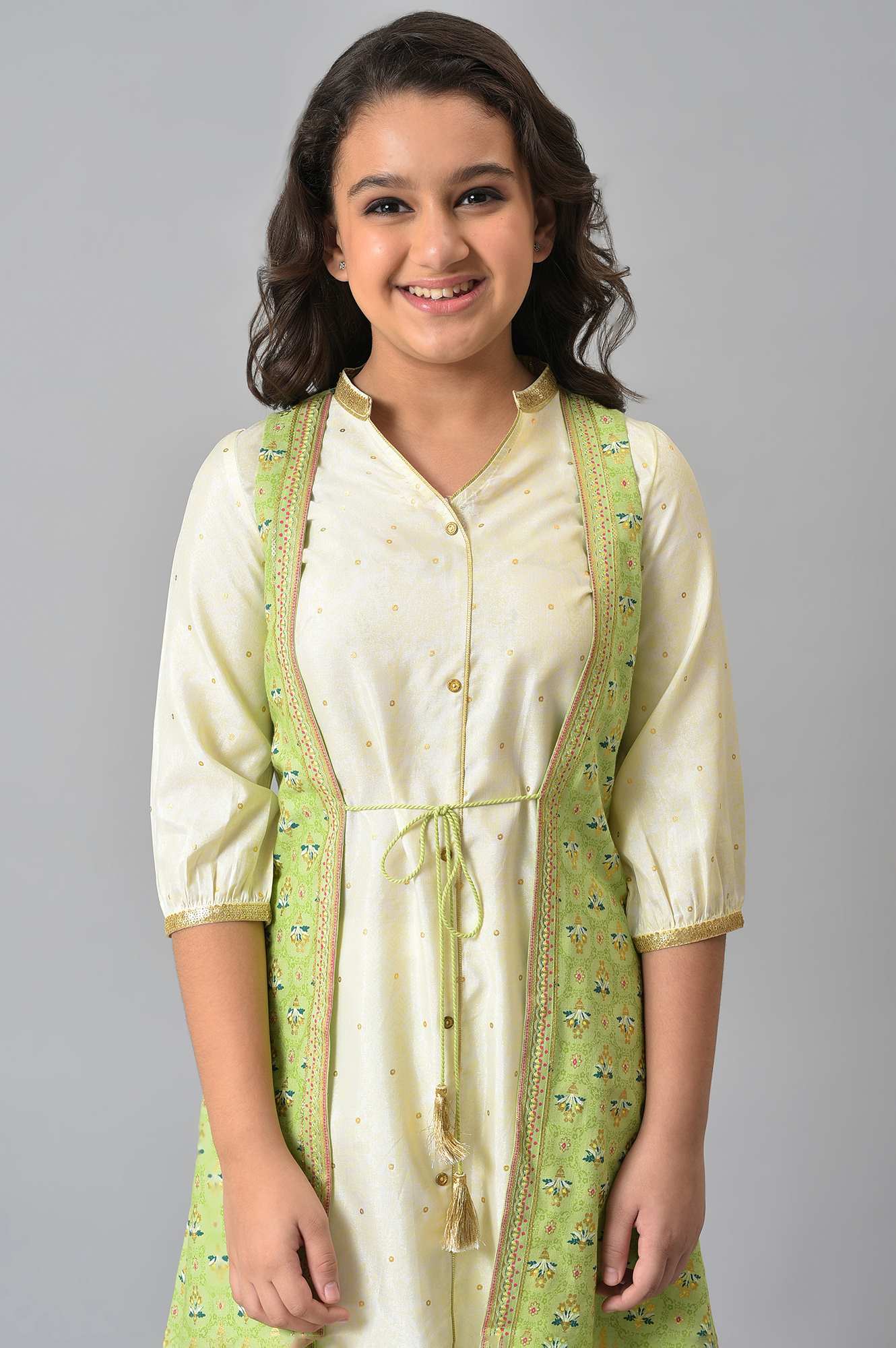 Girls Green Embellished Gillet With Natural kurta And Trousers - Image 5