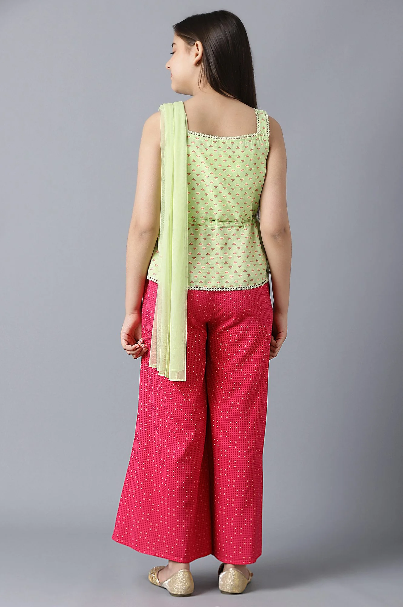 Girls Light Green Boat Neck Printed kurta With Pink Straight Palazzo And Dupatta - Image 4
