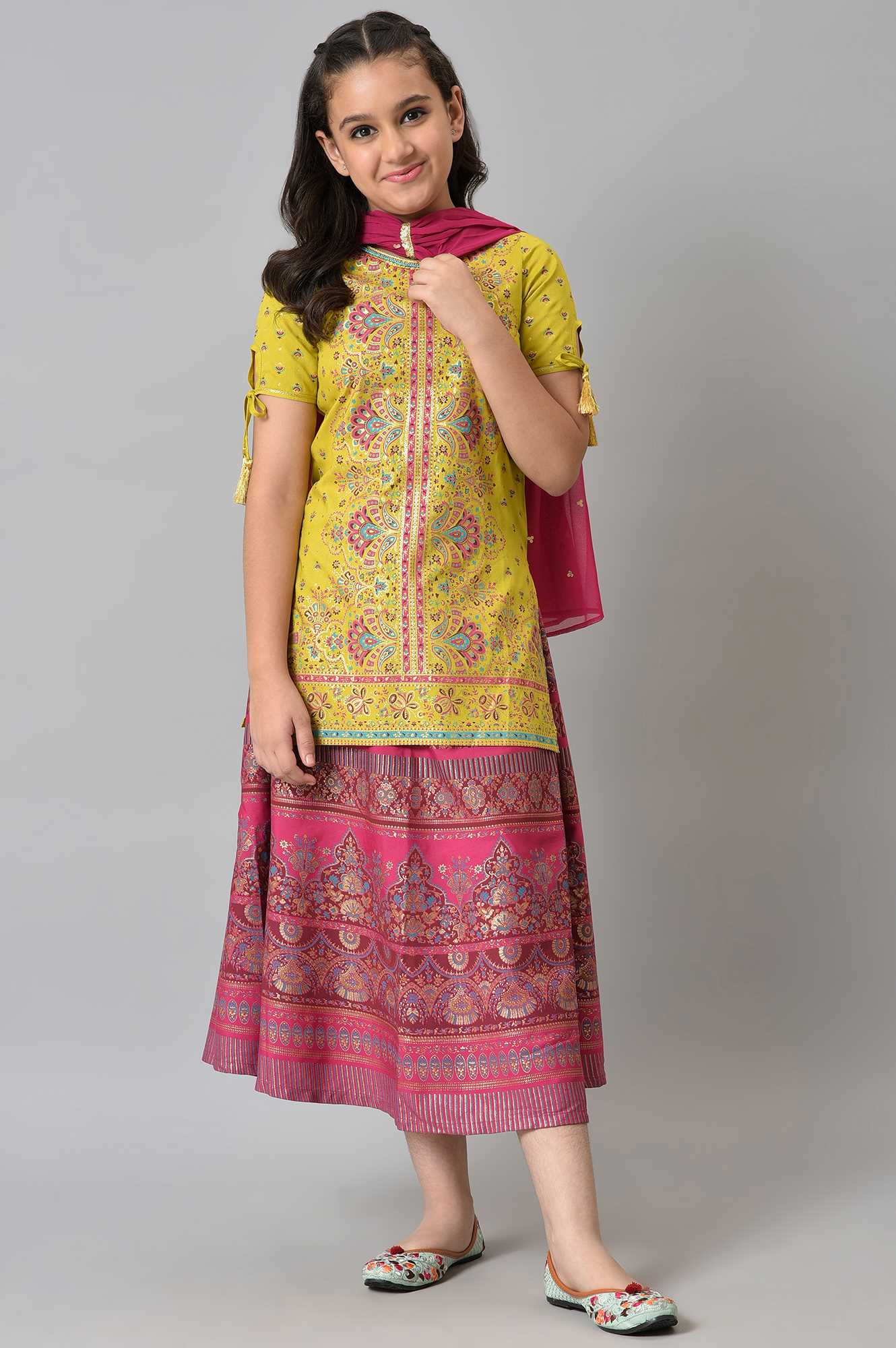 Girls Liva Green Printed kurta With Pink Skirt And Dupatta - Image 10