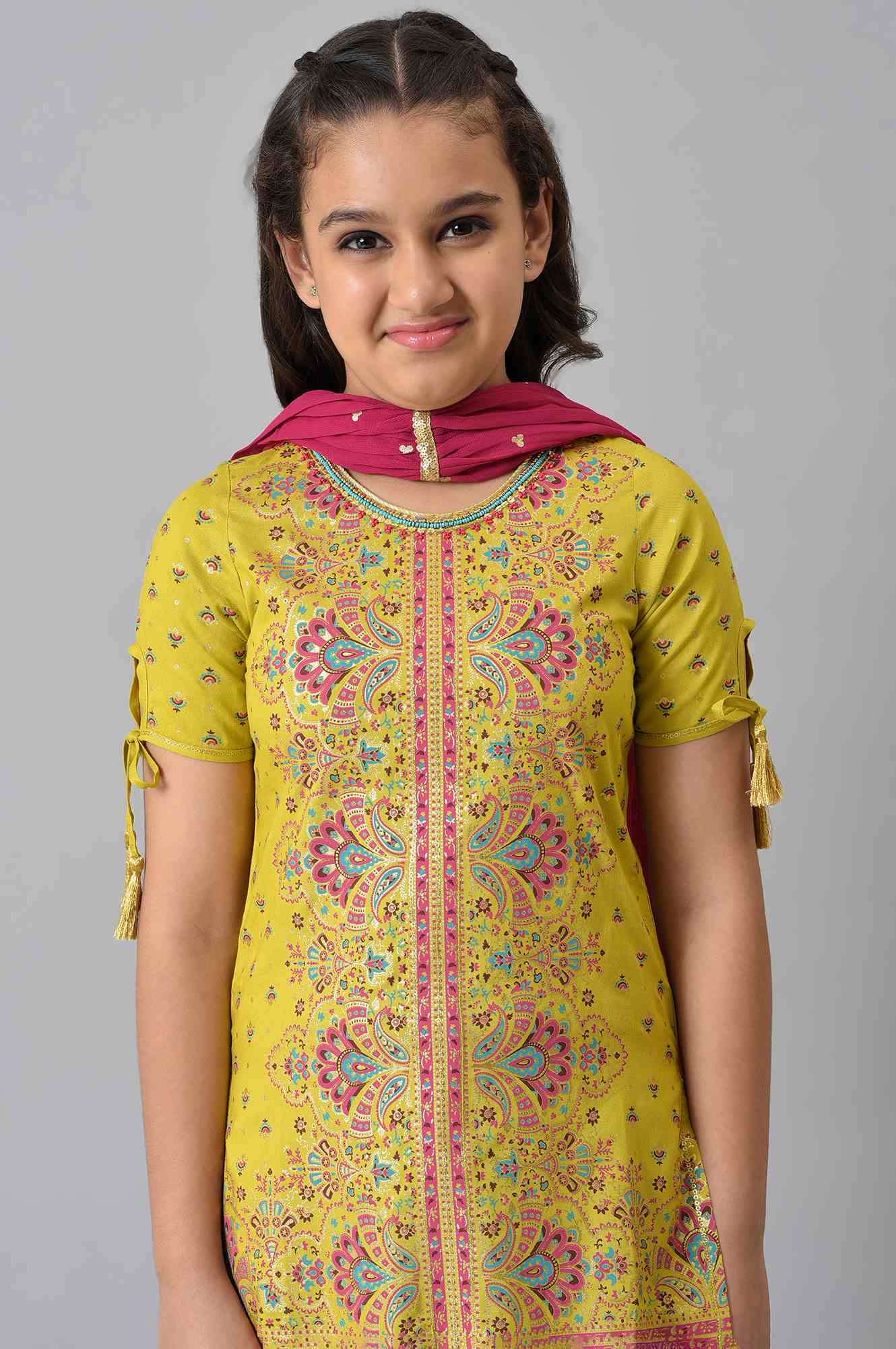 Girls Liva Green Printed kurta With Pink Skirt And Dupatta - Image 5