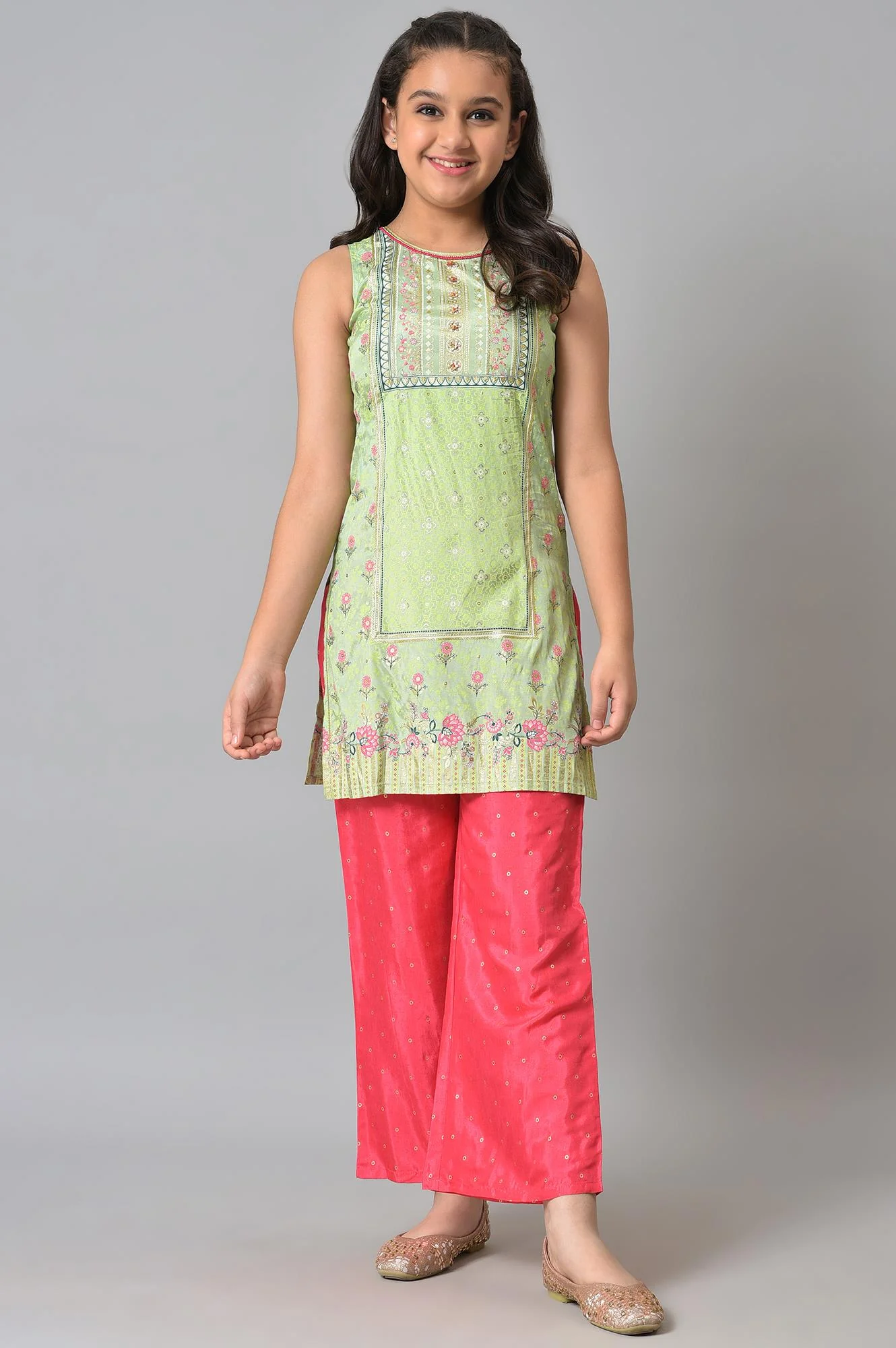 Girls LIVA Pink Printed Gillet with Green Inner kurta and Pink Trousers Set - Image 8