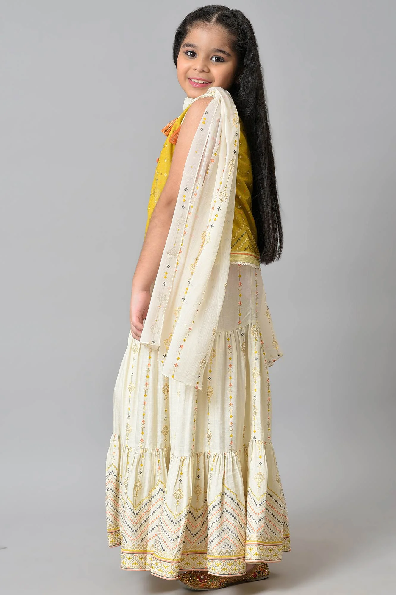 Girls Yellow Printed Sleeveless Top With White Printed Skirt And Dupatta - Image 3