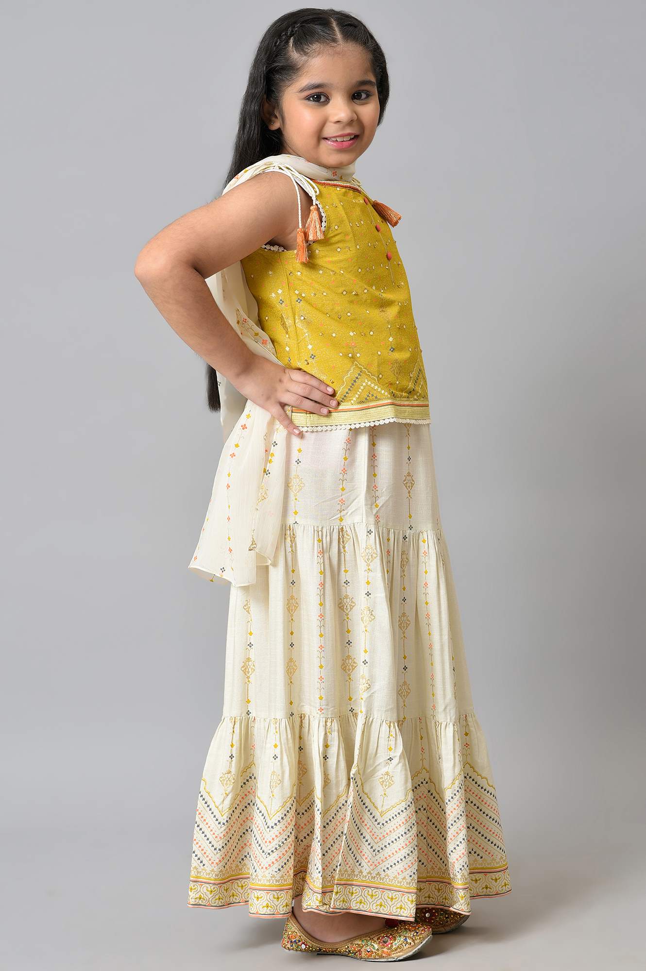 Girls Yellow Printed Sleeveless Top With White Printed Skirt And Dupatta - Image 4
