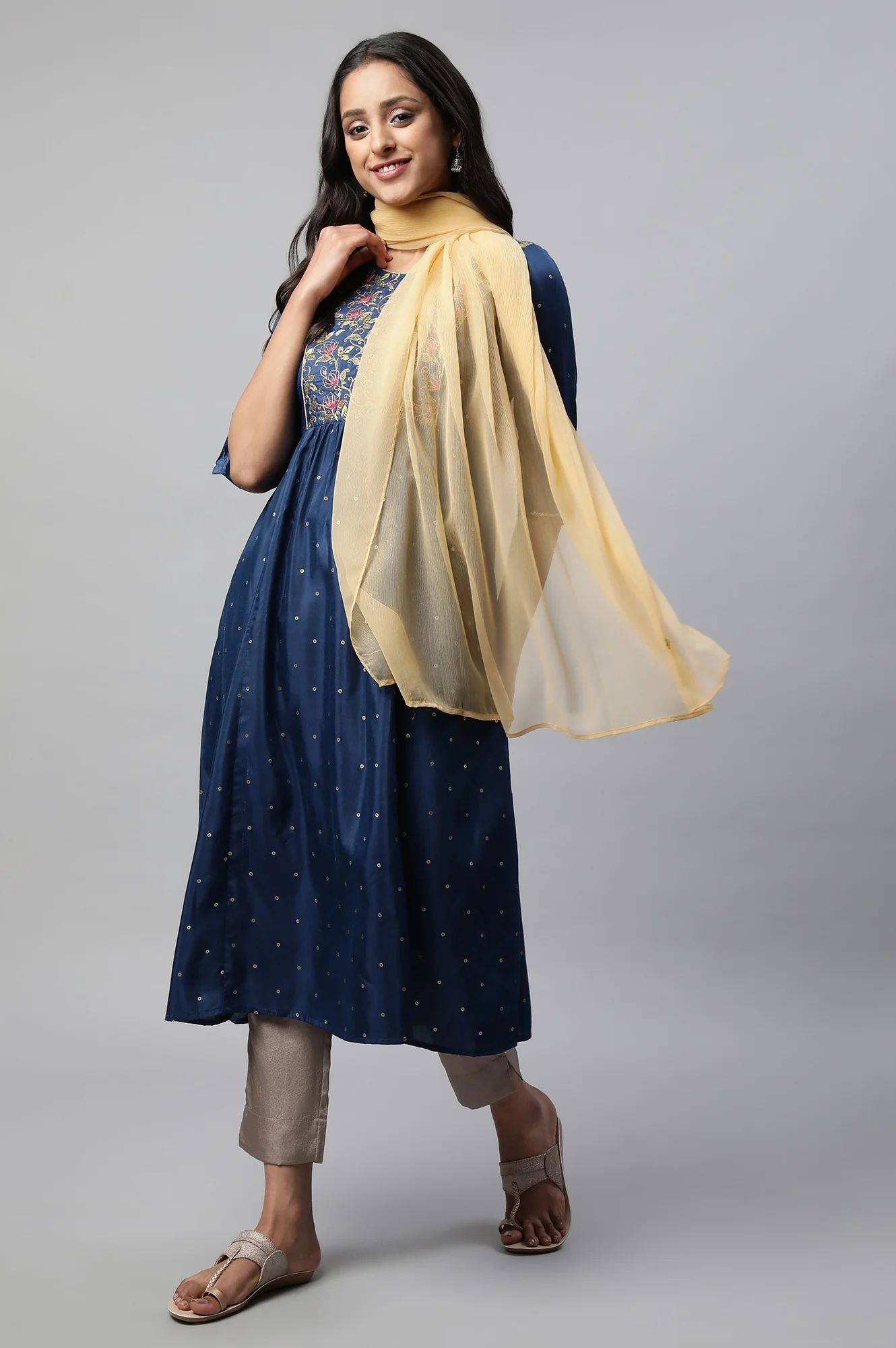 Gold Geometric Print Ethnic Dupatta - Image 2