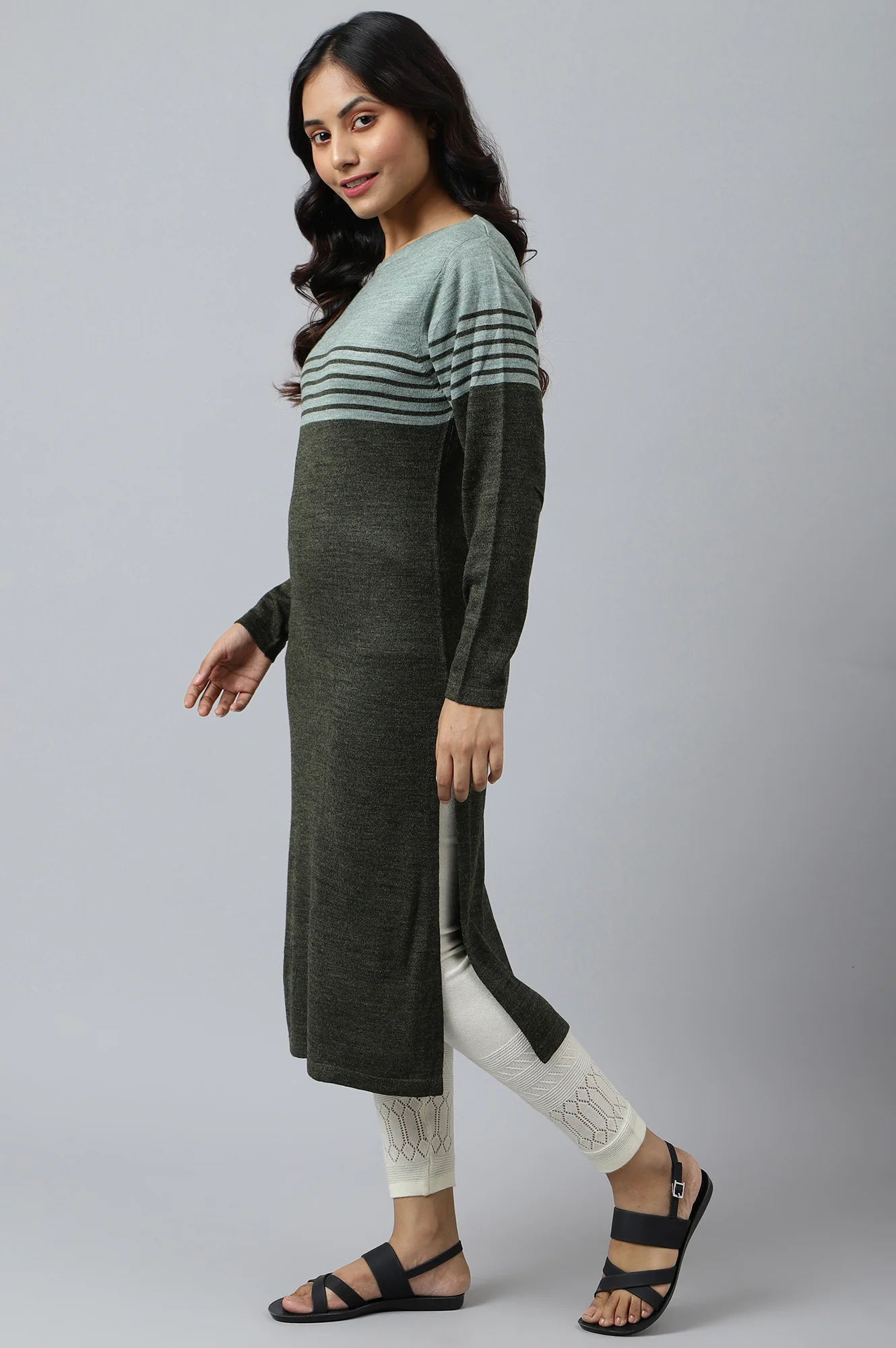 Green Colour Blocked Plus Size Winter kurta - Image 5
