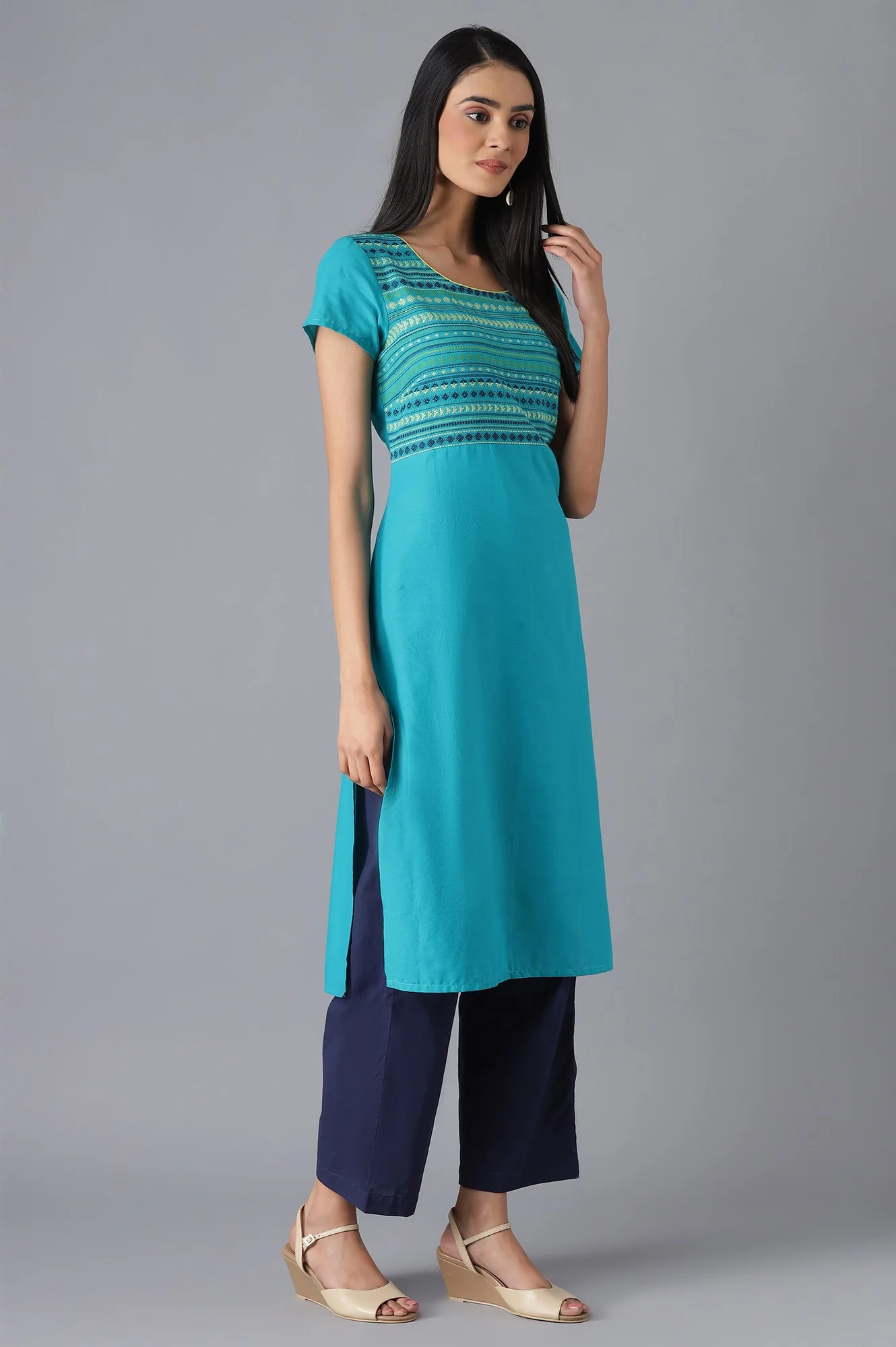 Green Cotton kurta and Navy Trousers Set - Image 4