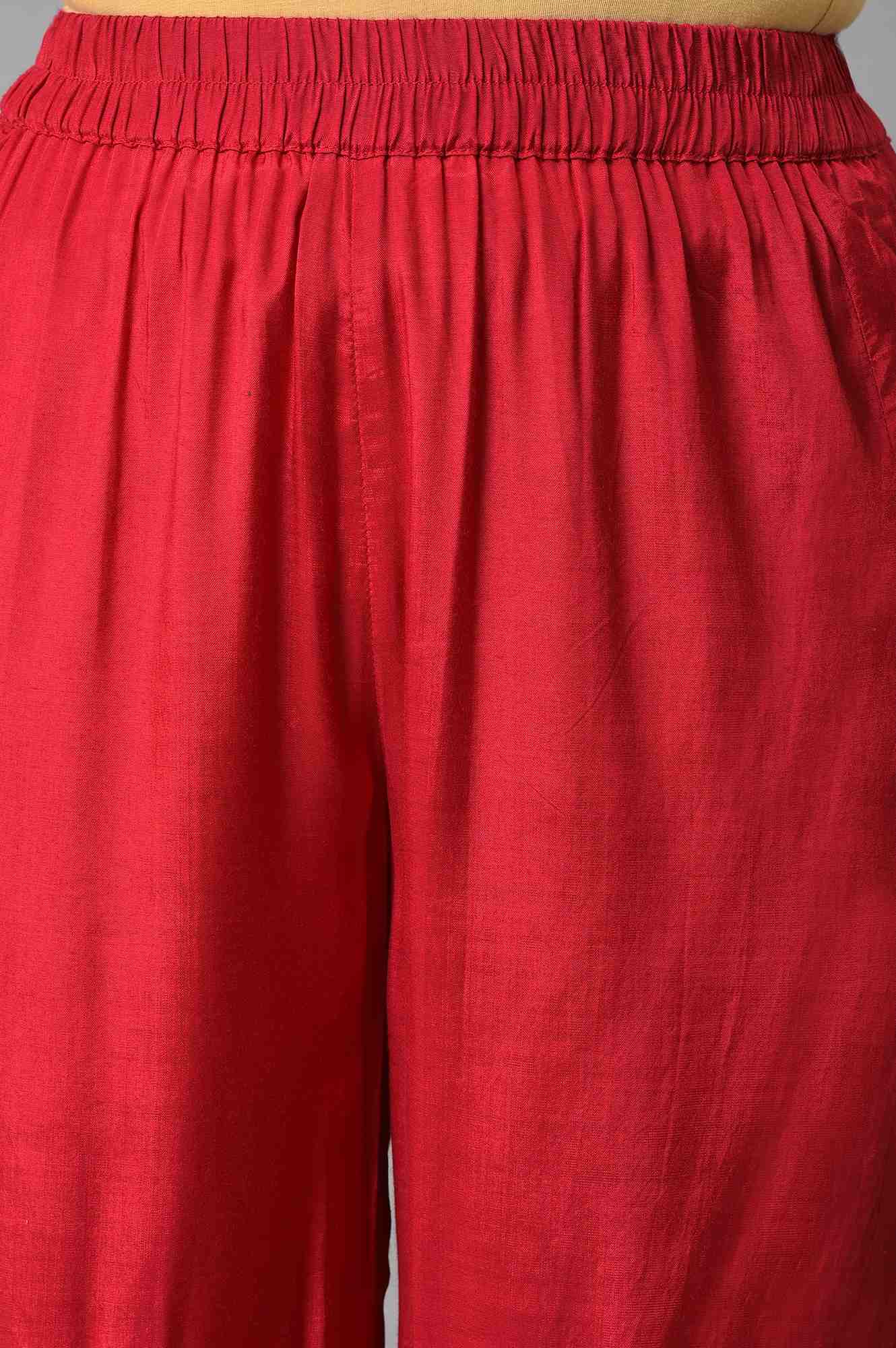 Green Embellished kurta With Red Sharara And Dupatta - Image 6