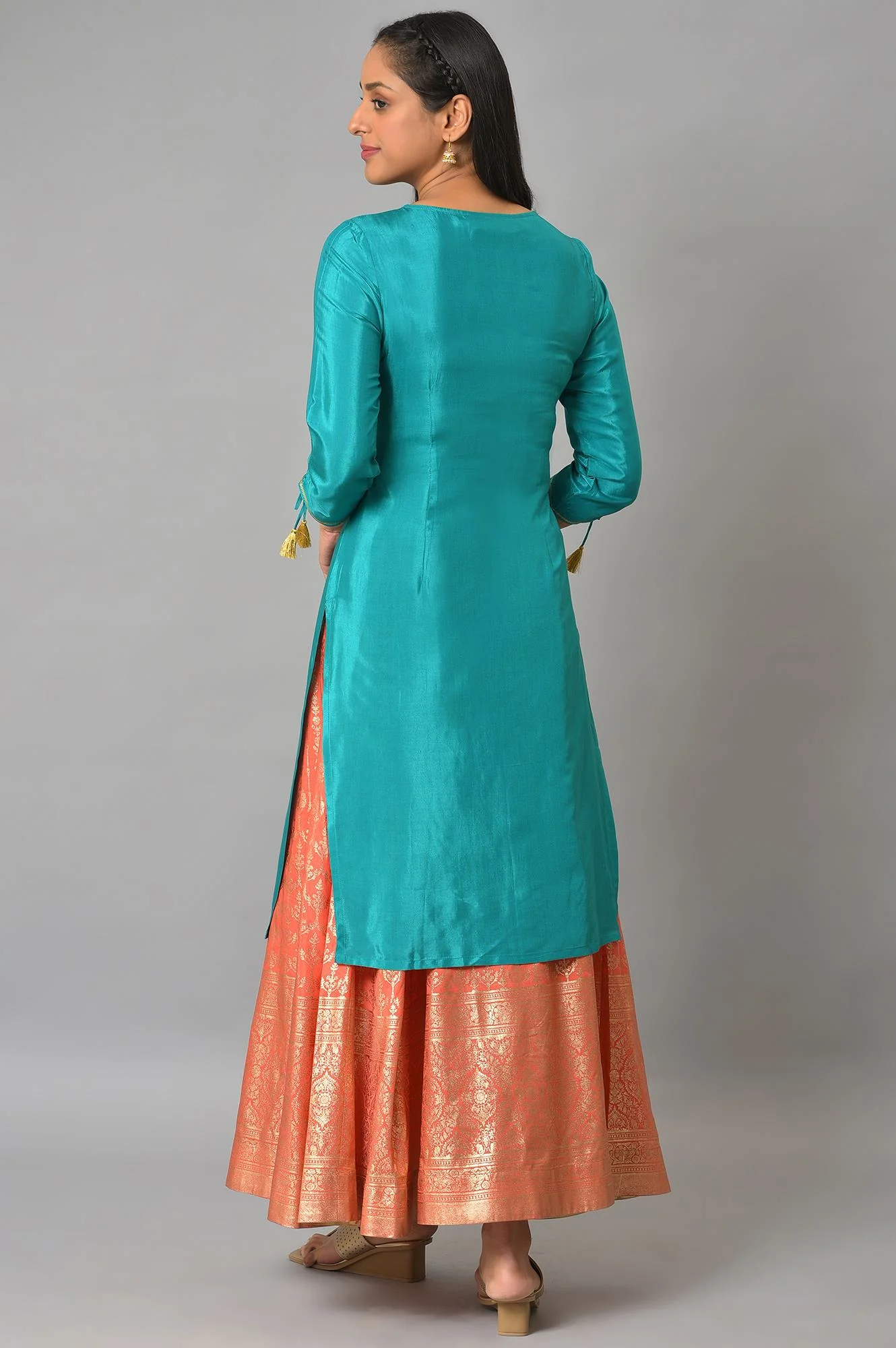 Green Embroidered Festive kurta - Image 2