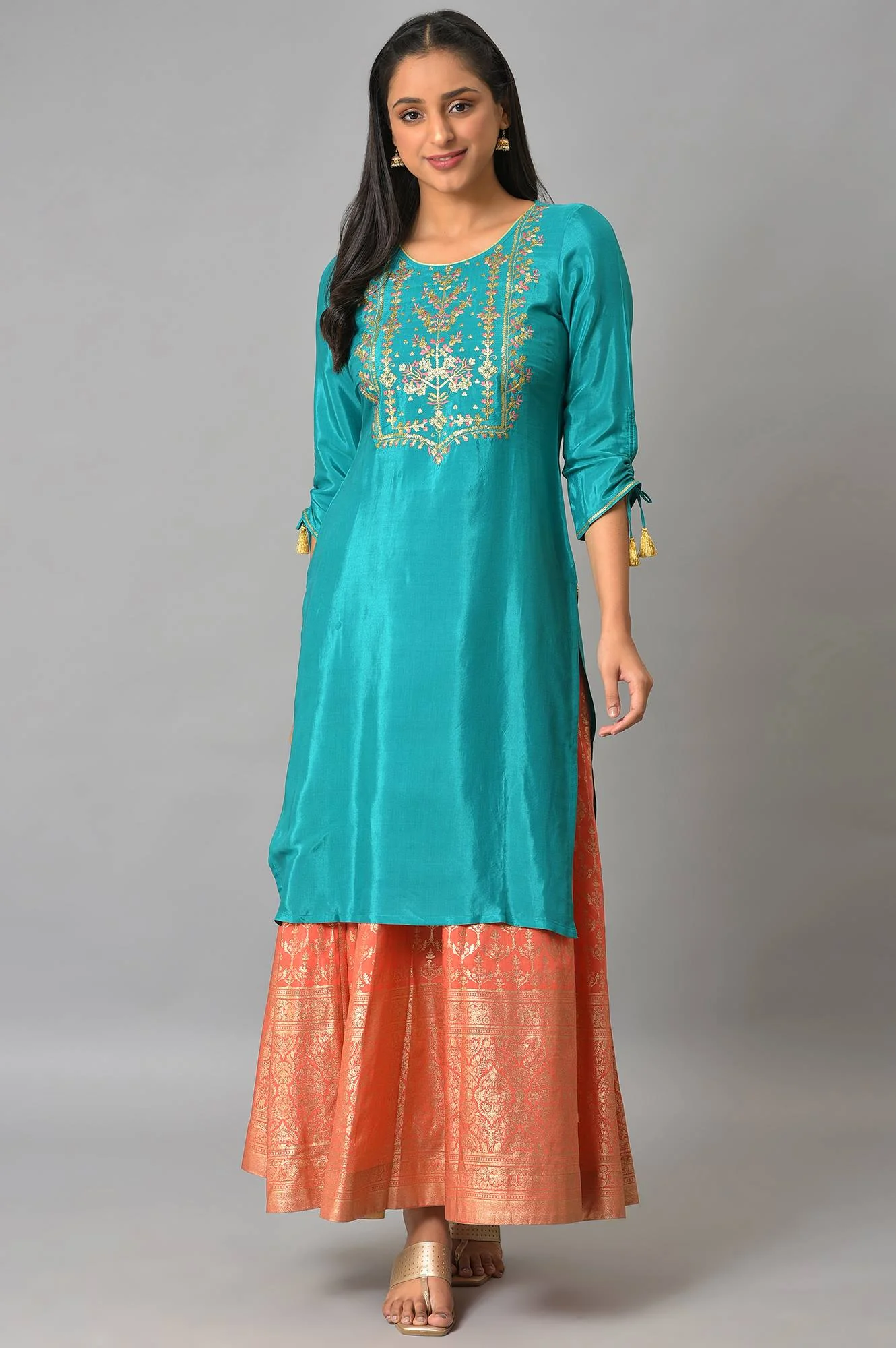 Green Embroidered Festive kurta - Image 6