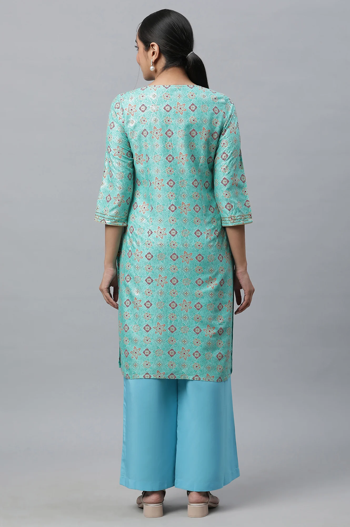 Green Embroidered Geometric Print kurta Palazzos Set - Image 4