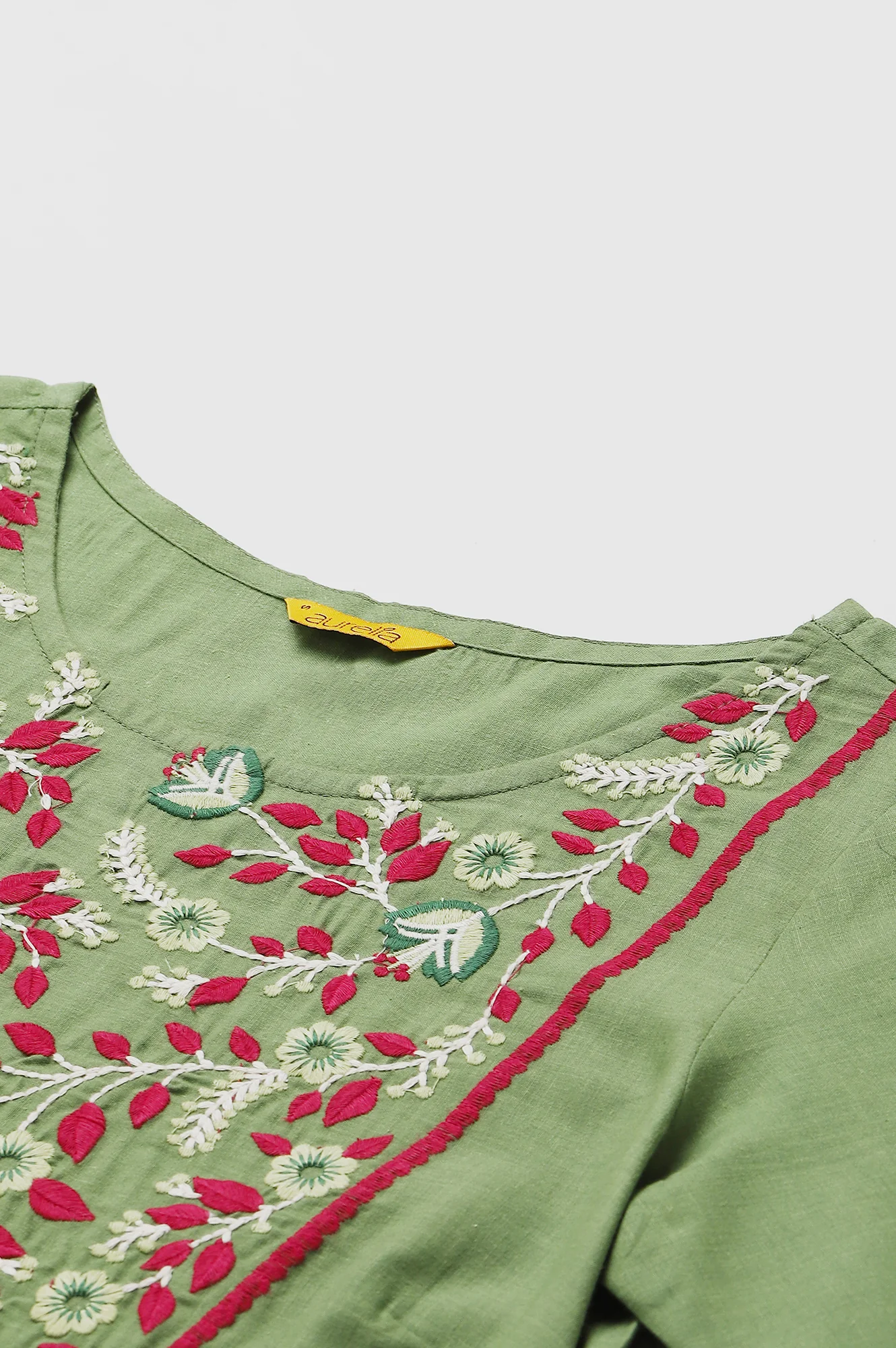 Green Embroidered kurta With Maroon Printed Culottes - Image 2