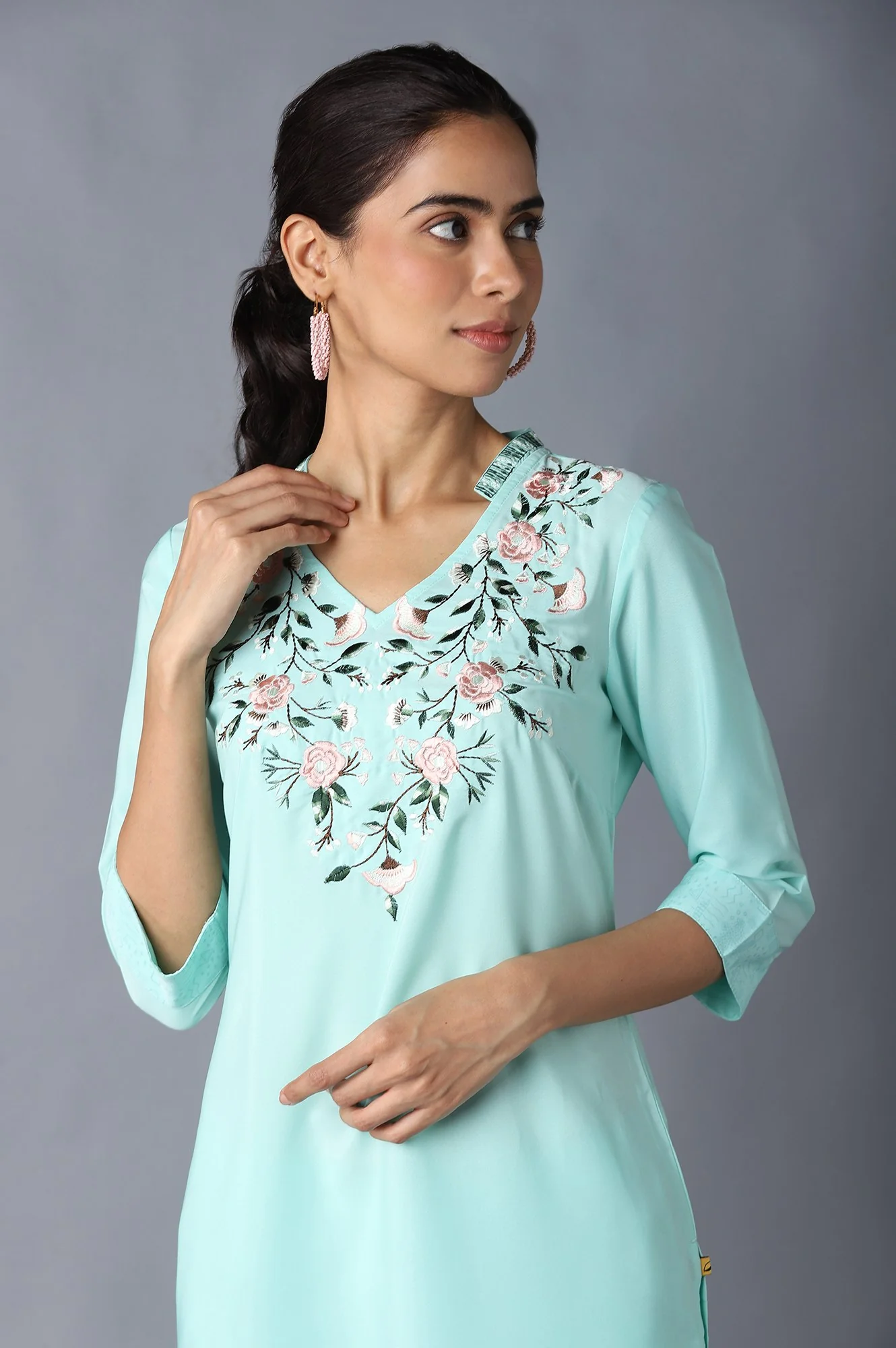 Green Embroidered Straight kurta In Boat Neck With Flared Culottes - Image 5