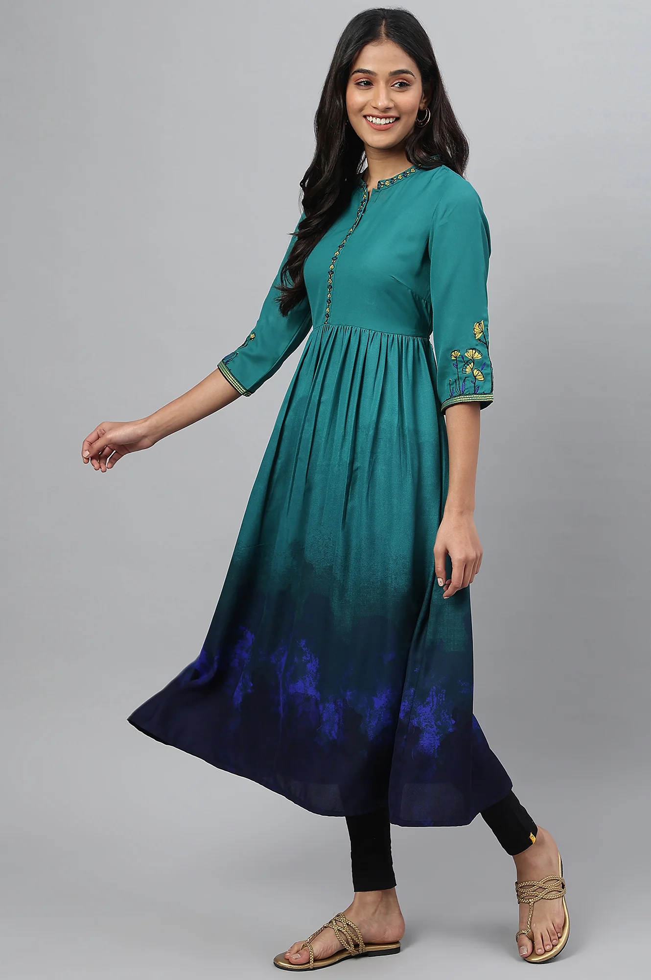 Green Floral Embroidered Ethnic kurta - Image 3