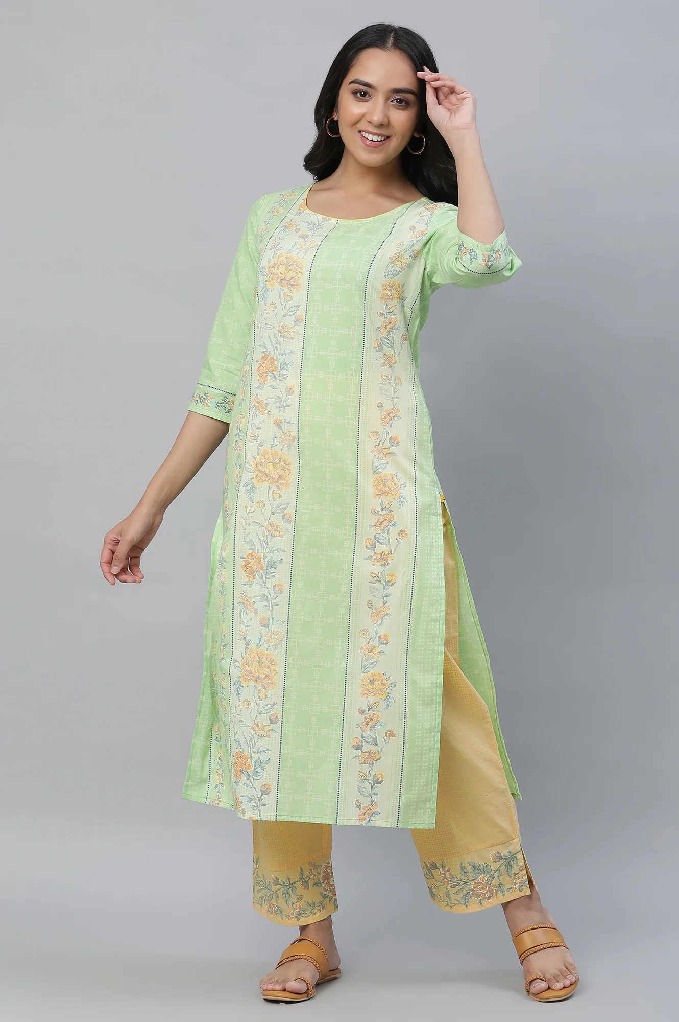 Green Floral Printed Cotton Kurta - Image 2