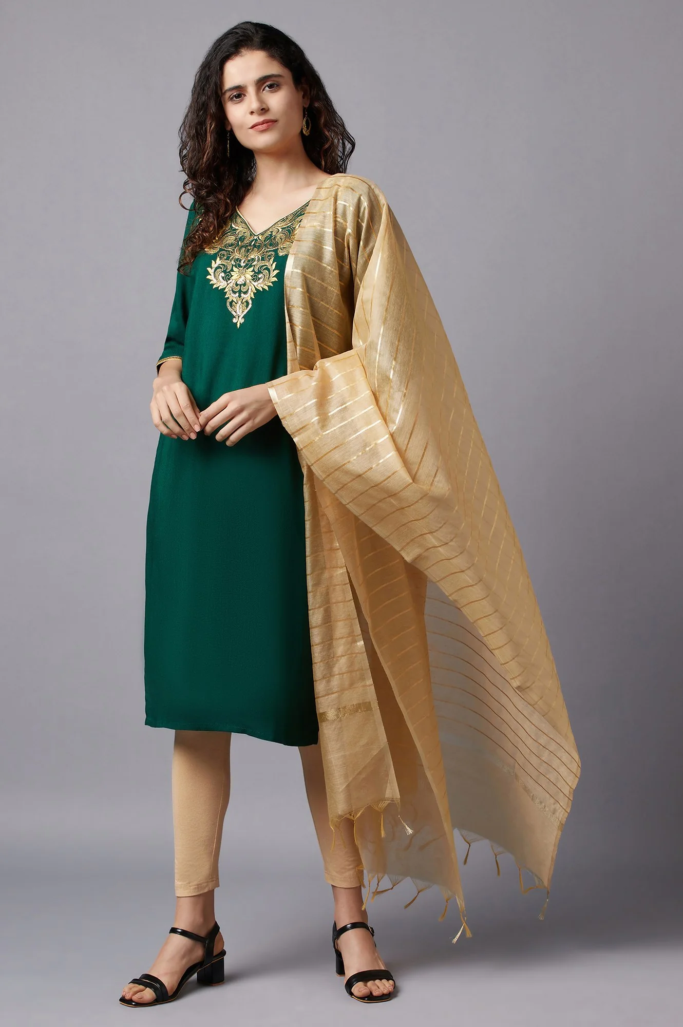 Green Floral Printed kurta - Image 5