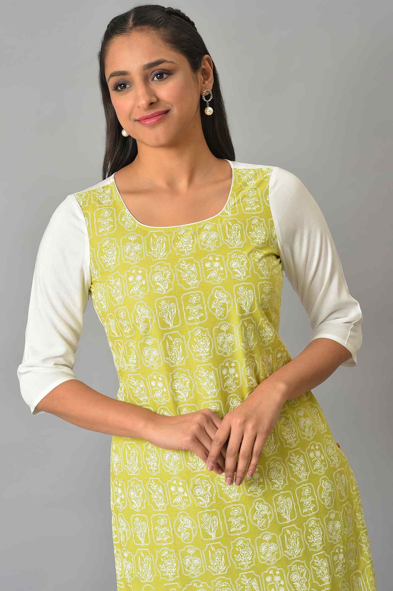 Green Floral Printed kurta With White Palazzo - Image 5