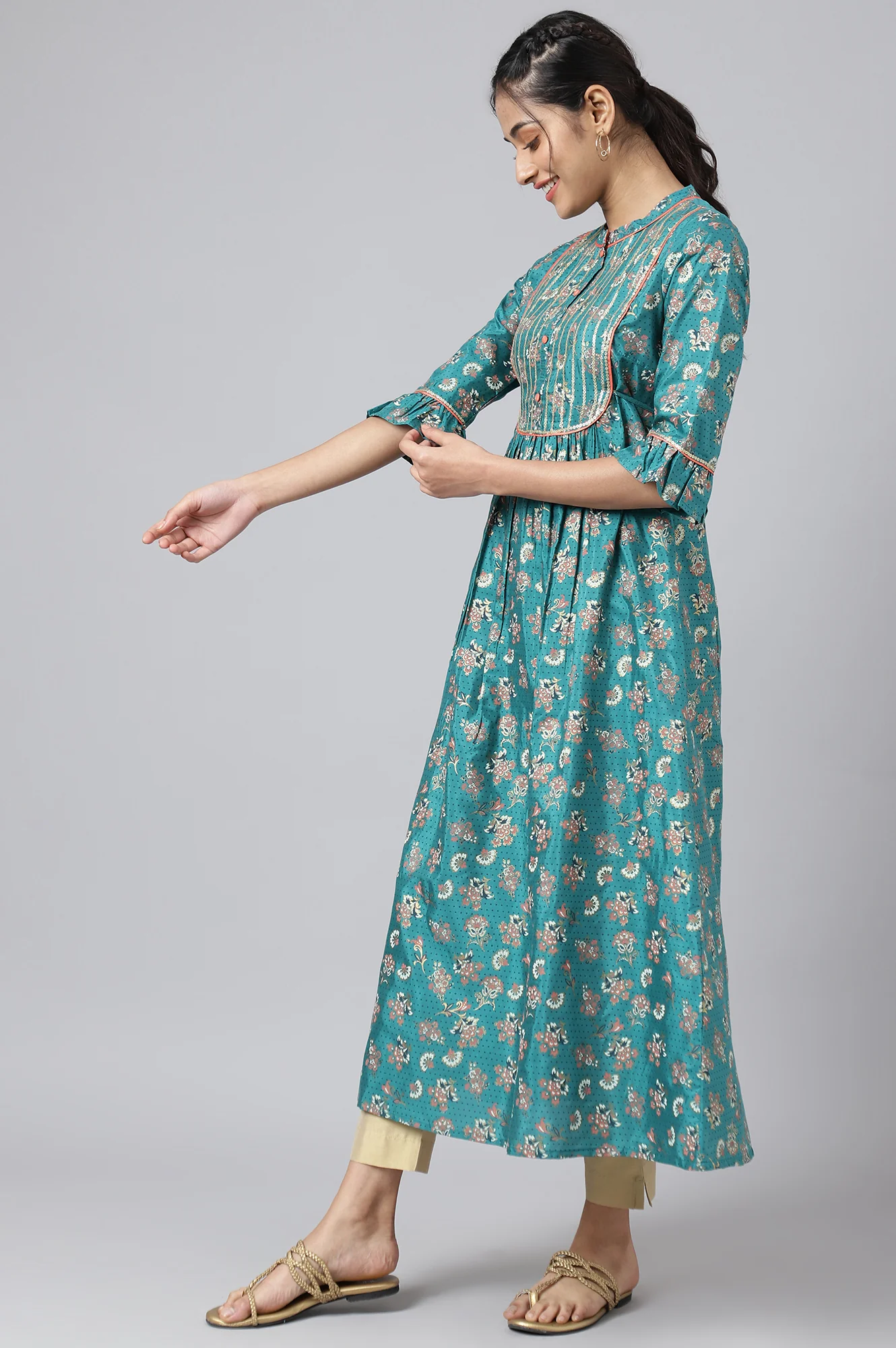 Green Heavy Embellished Ethnic kurta - Image 3