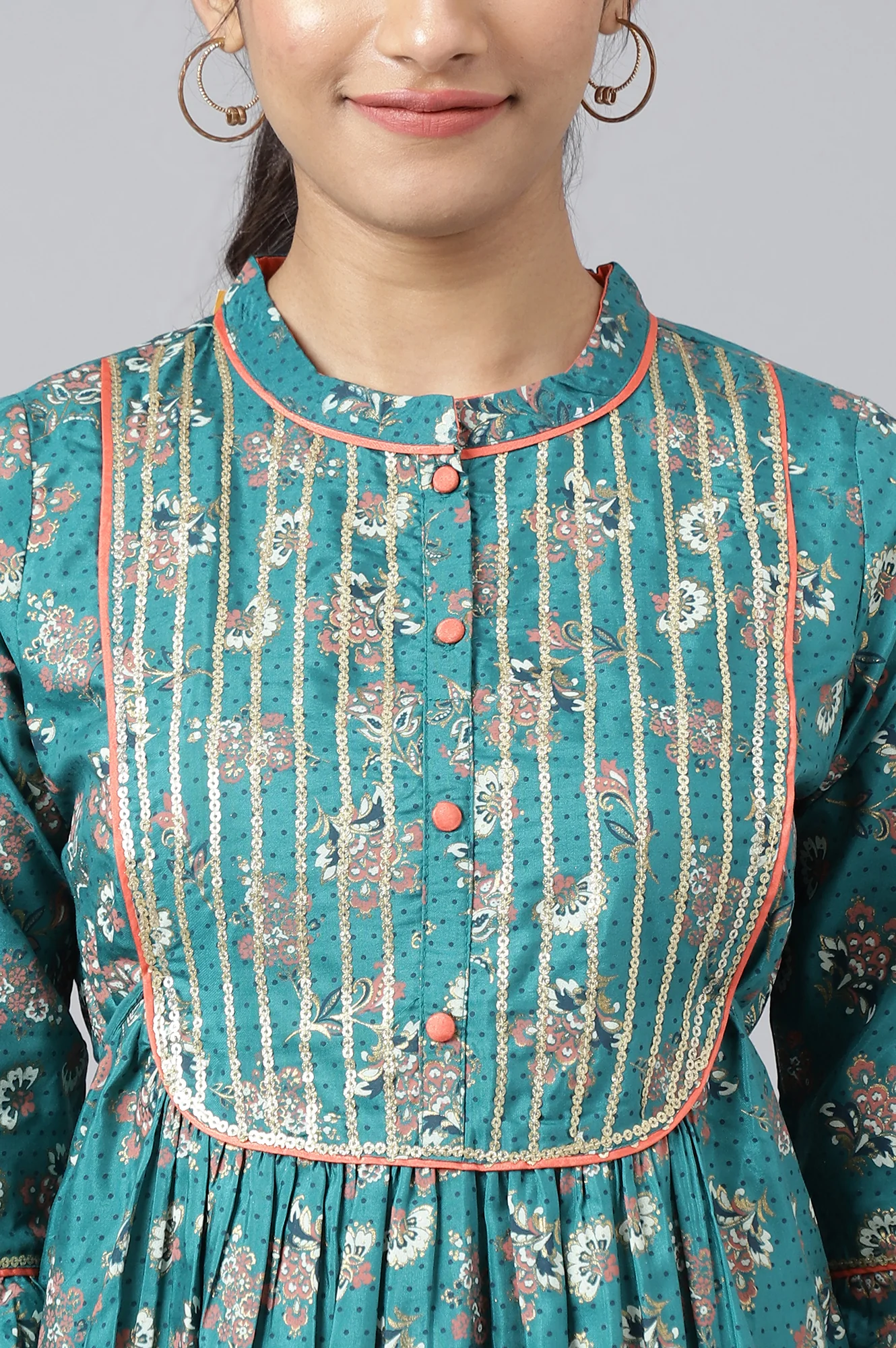 Green Heavy Embellished Ethnic kurta - Image 8