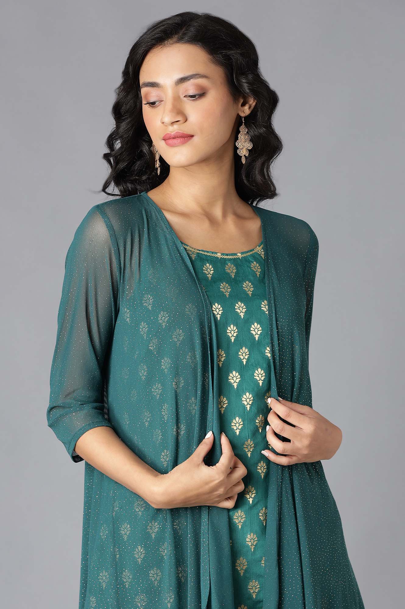 Green kurta and Palazzo Set - Image 5