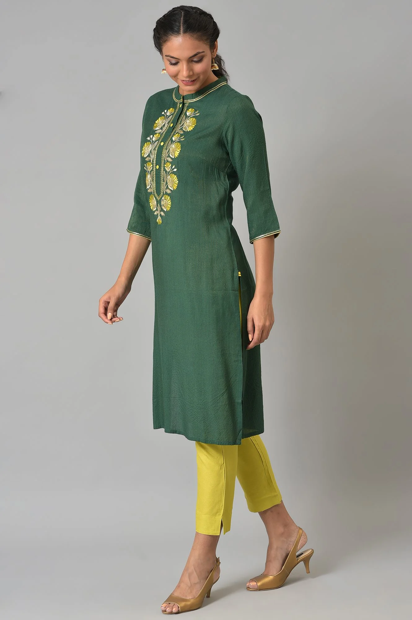 Green Liva Zari Embroidered kurta With Trousers - Image 3