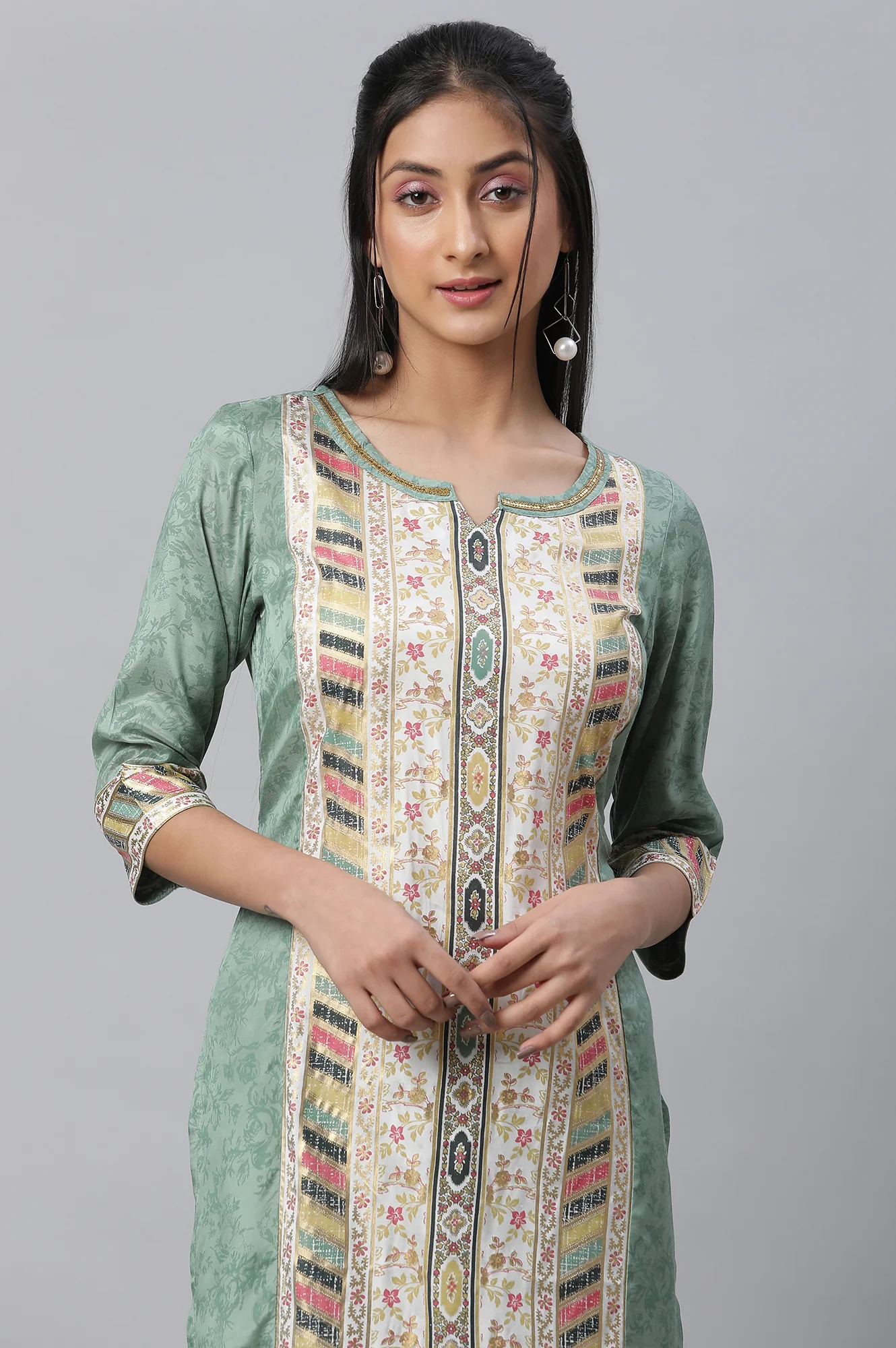 Green Printed kurta & Straight Pants Set - Image 6