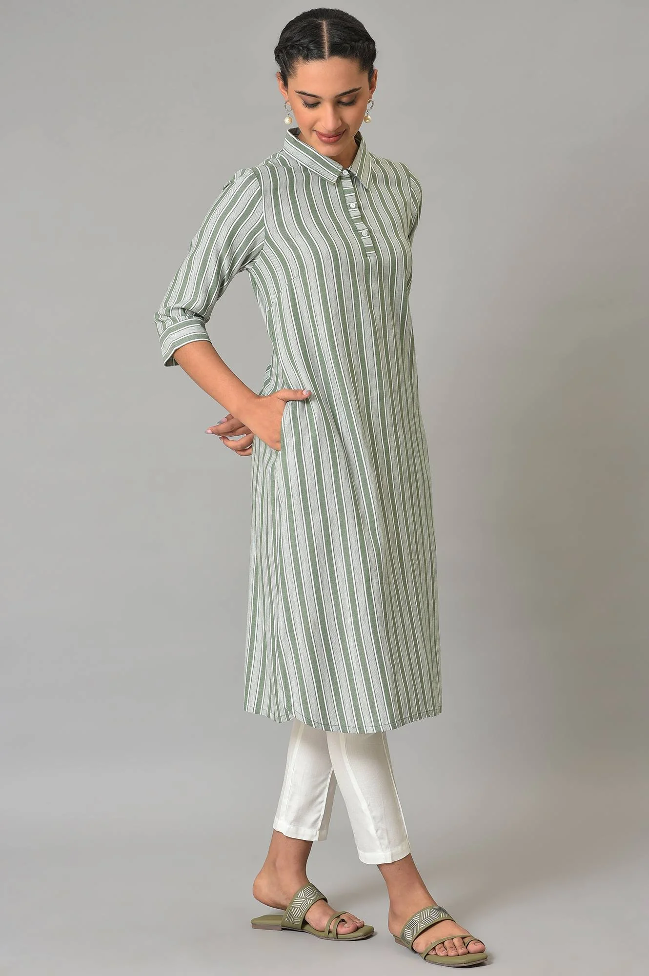 Green Stripe Print Shirt Collar kurta & Trousers Set. - Image 4