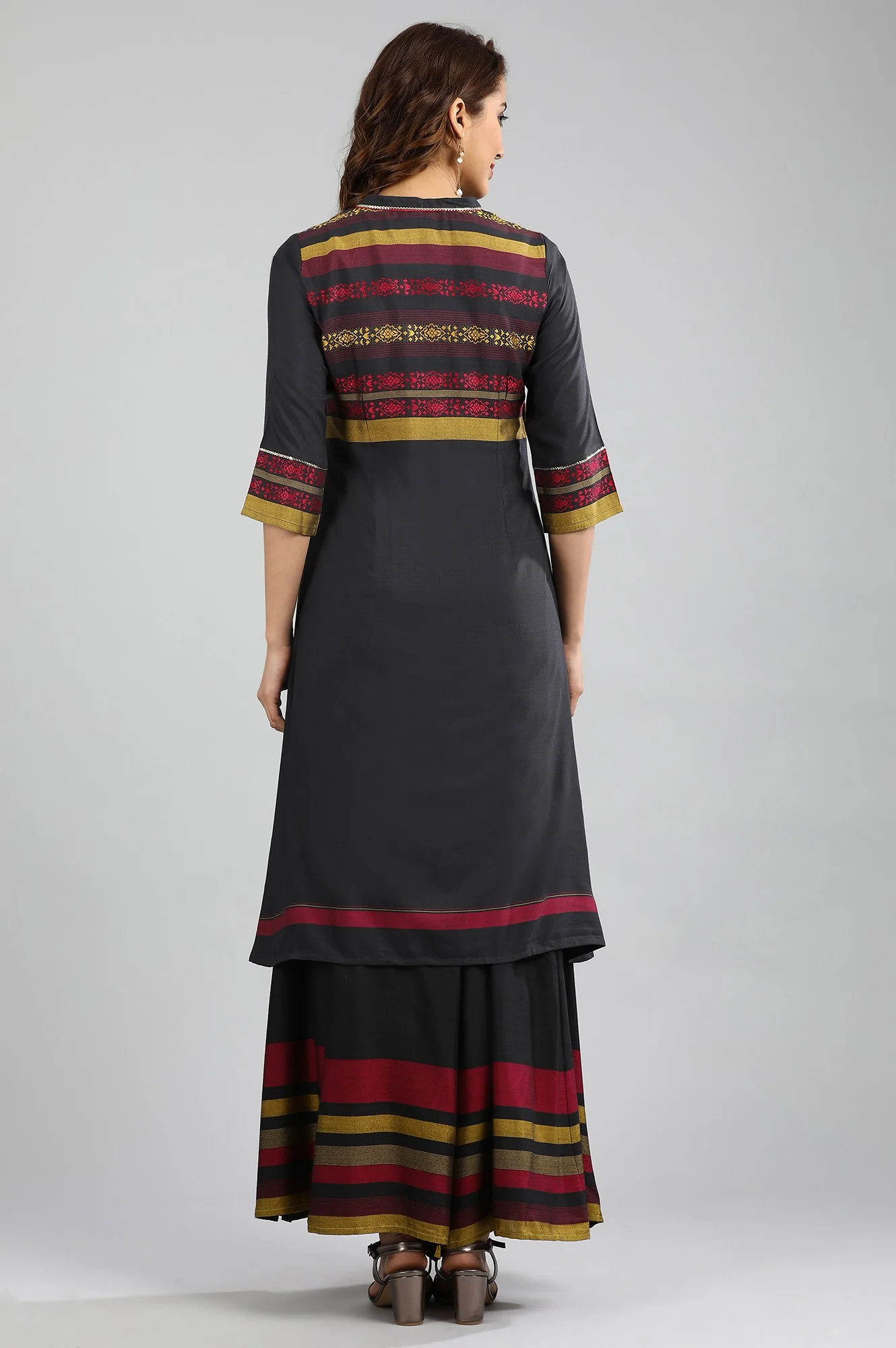 Grey Band Collar Yarn-dyed kurta - Image 5