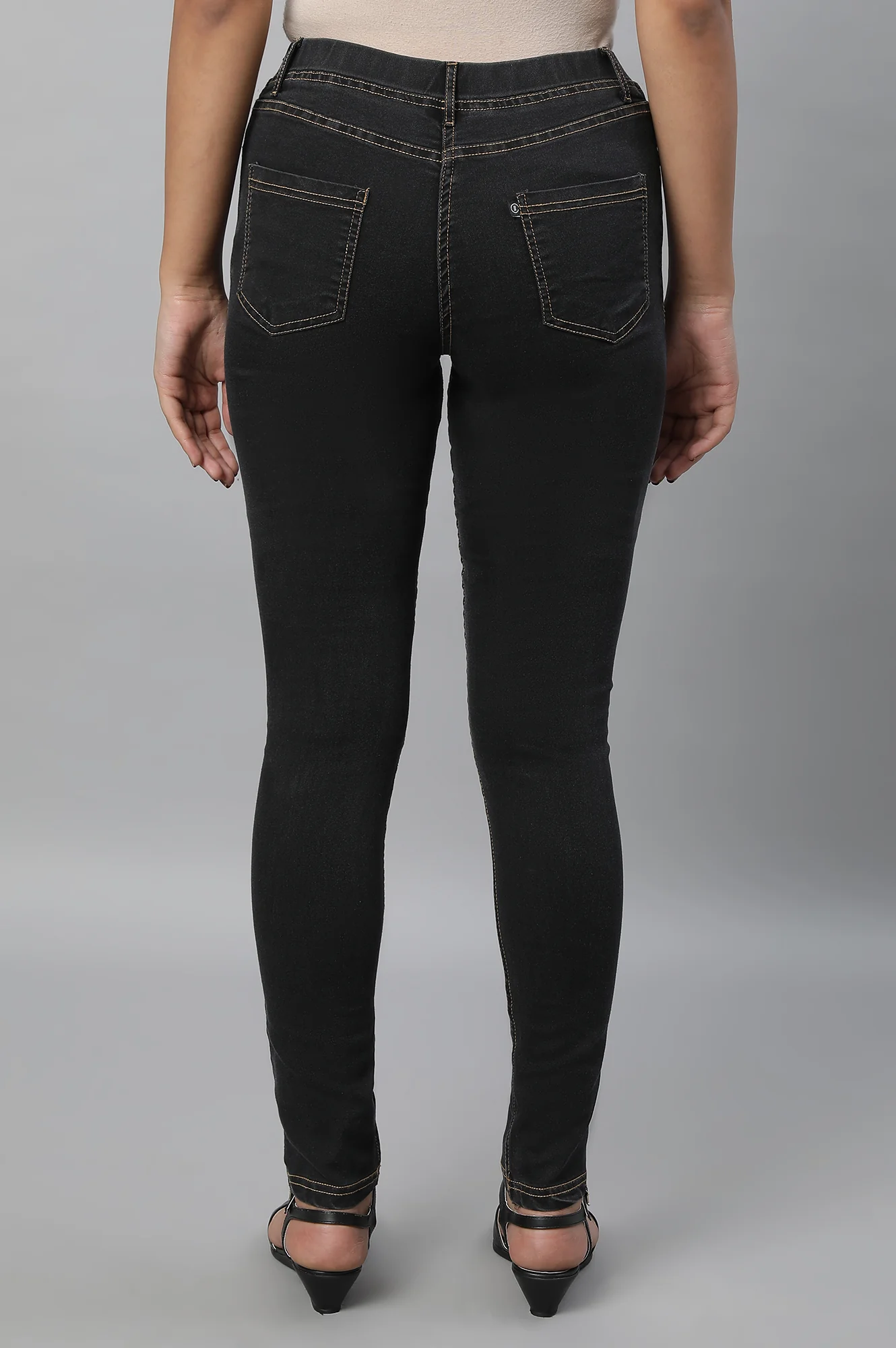 Grey Solid Skinny Fit Denim Jeggings With Slip On Closure - Image 2
