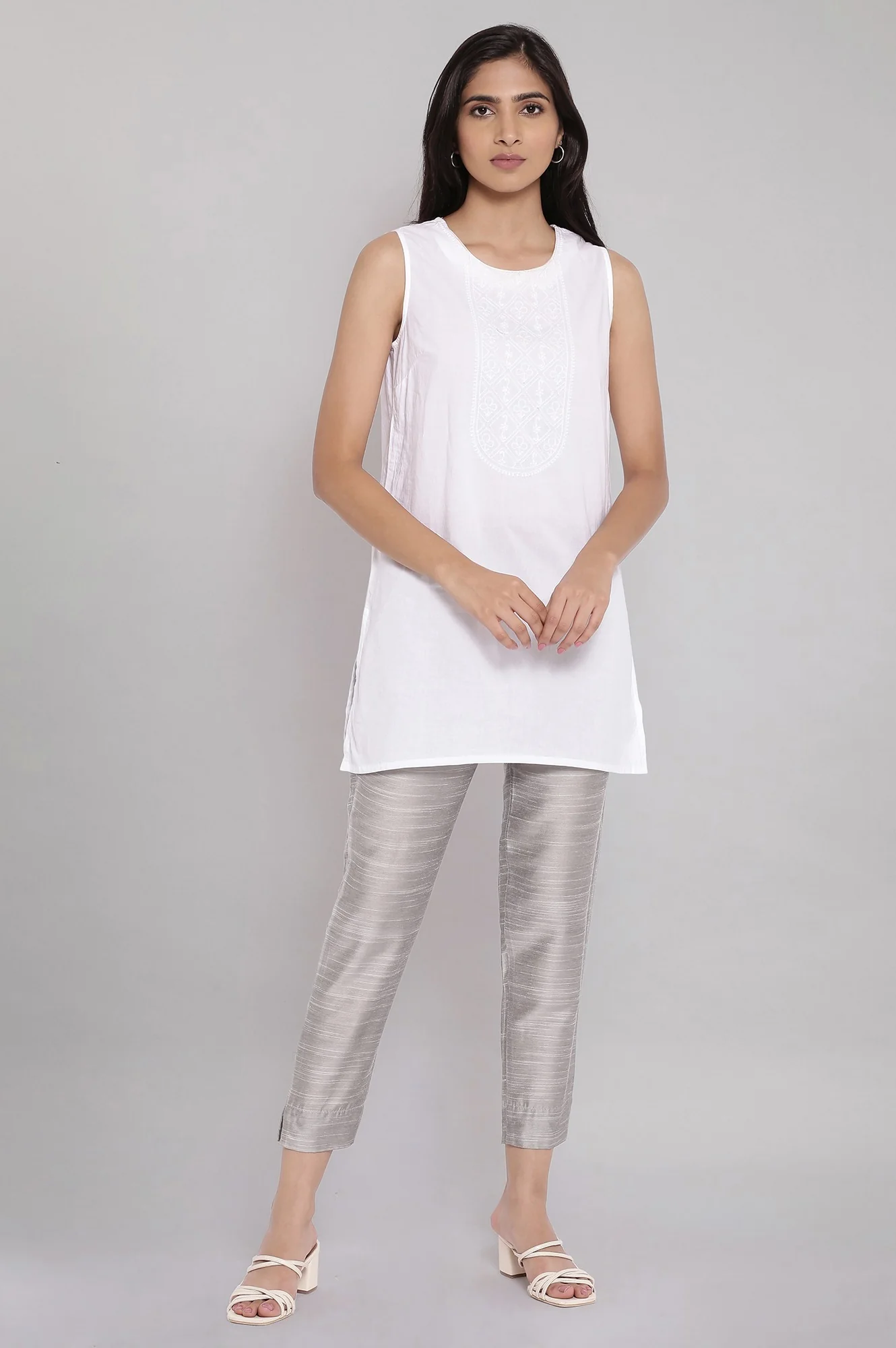 Grey Solid Straight Fit Woven Pants With Elasticated Waist - Image 5