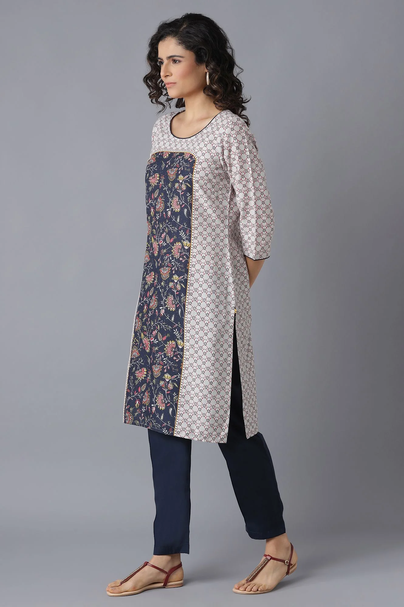 Grey Floral Print kurta and Blue Trousers Set - Image 3