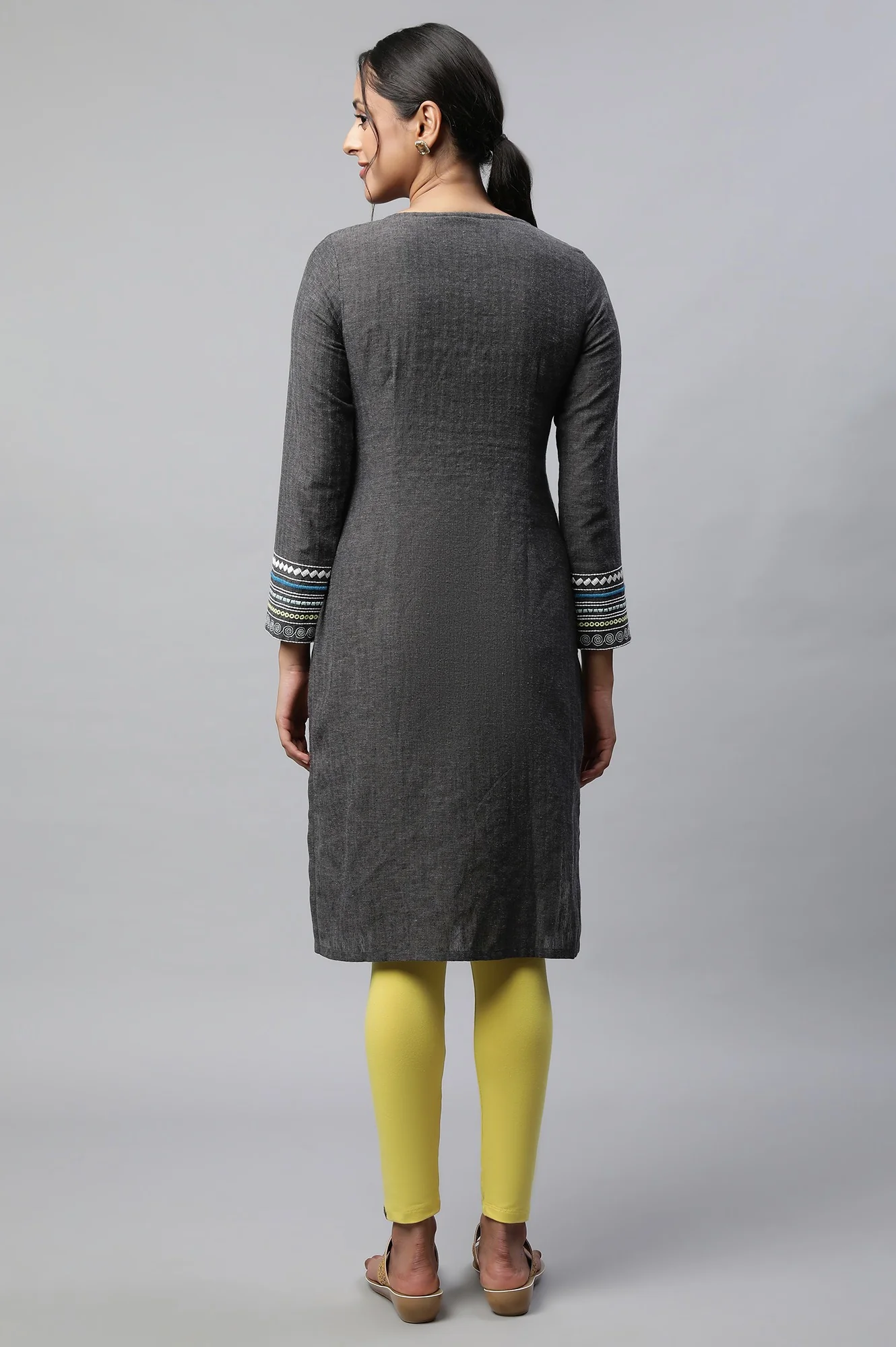 Grey Linen Textured Cotton Kurta - Image 2