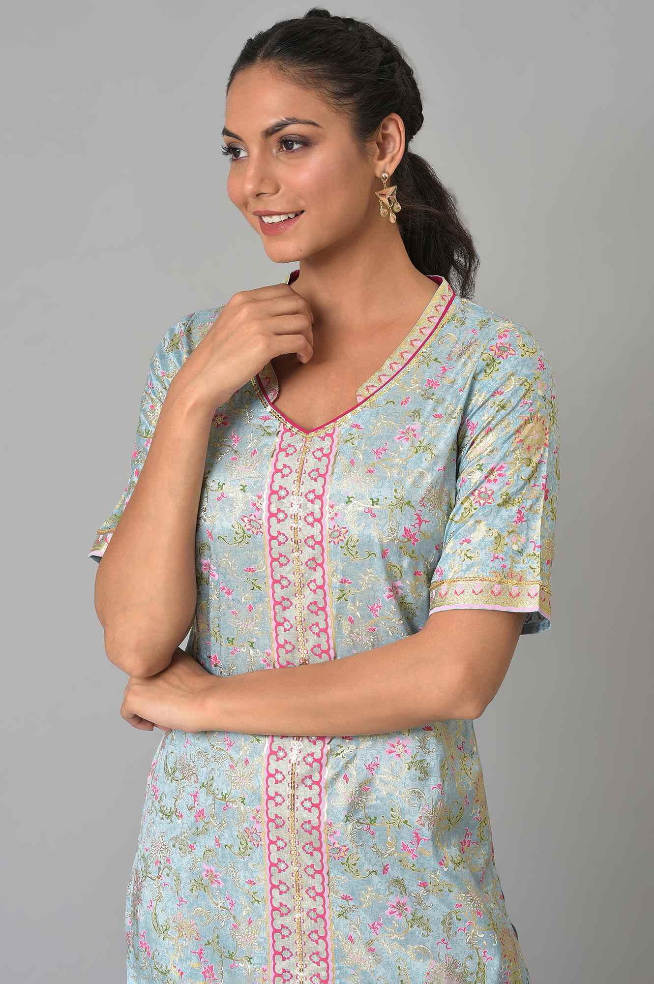 Ice Blue Floral Print Sequined Liva kurta - Image 5