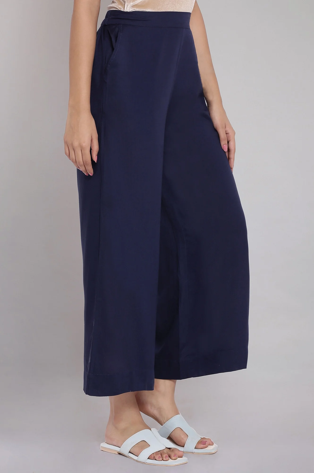 Navy Blue Solid Straight Fit Tencel Palazzo With Elasticated Waist - Image 4
