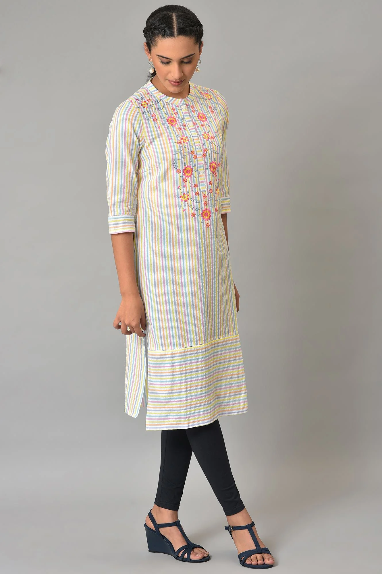 Multi-Coloured Stripe Printed Embroidered kurta - Image 4