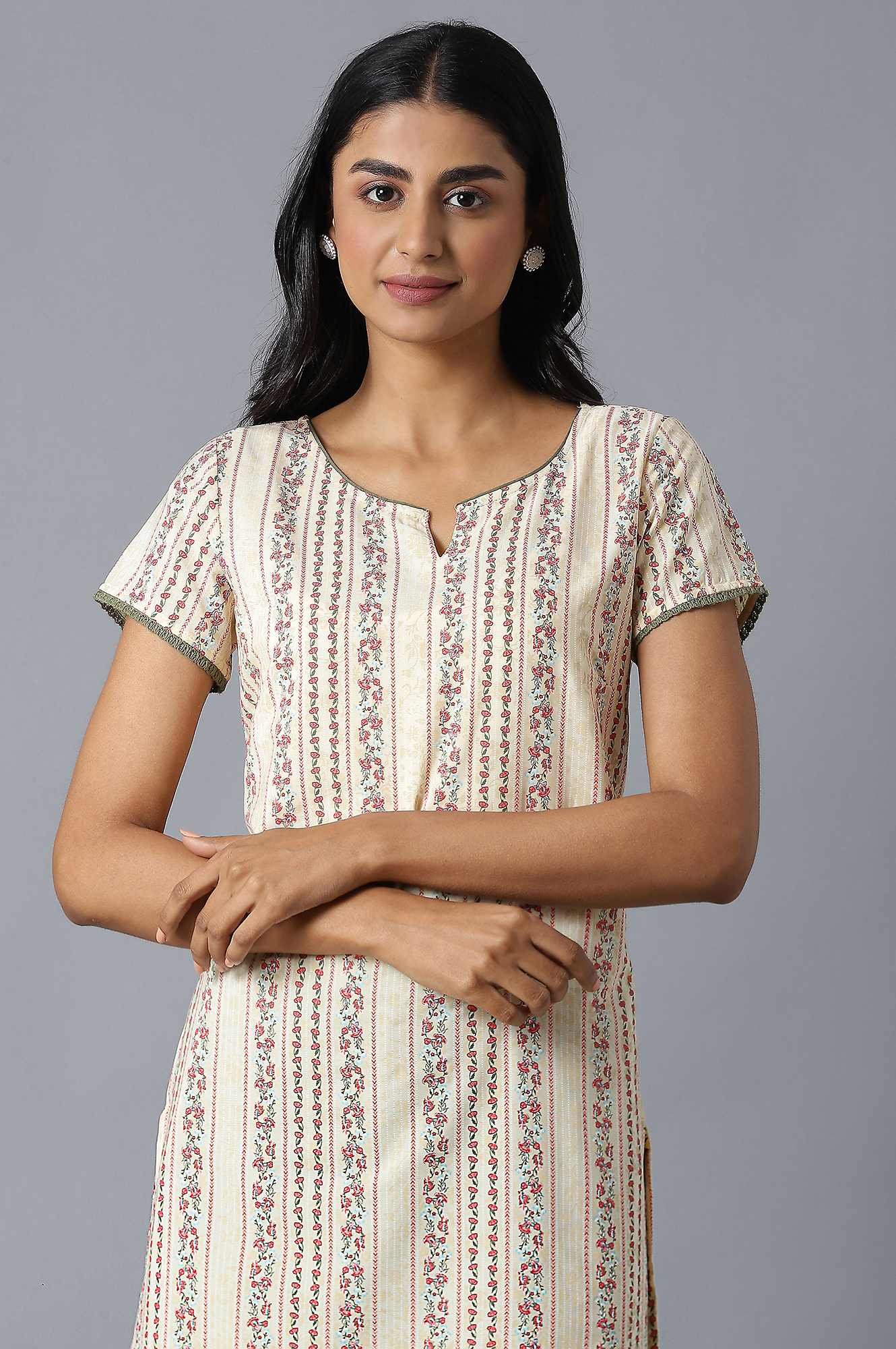 Natural Floral Print kurta and Green Trousers Set - Image 5
