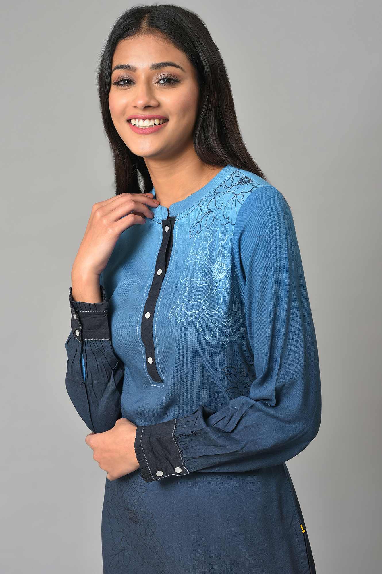 Navy Blue Printed Rayon Liva kurta - Image 5