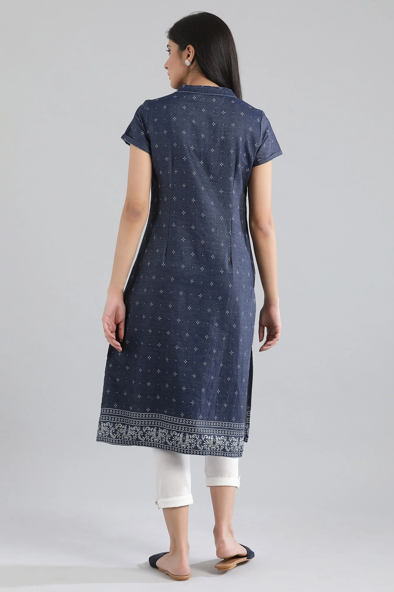 Navy Mandarin Neck Solid kurta - Image 2