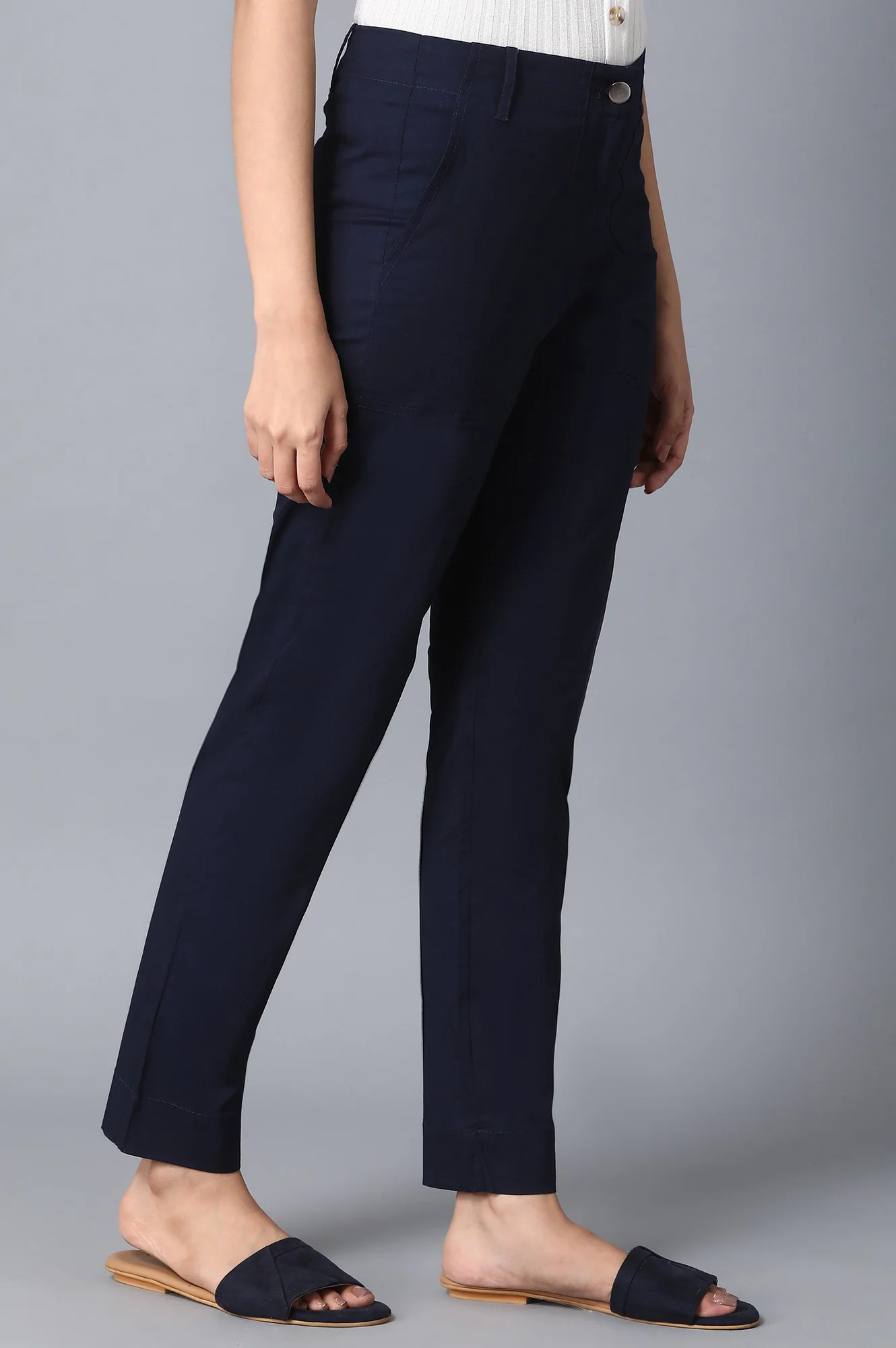 Navy Blue Solid Slim Fit Cotton Pants With Front Zip Closure - Image 4