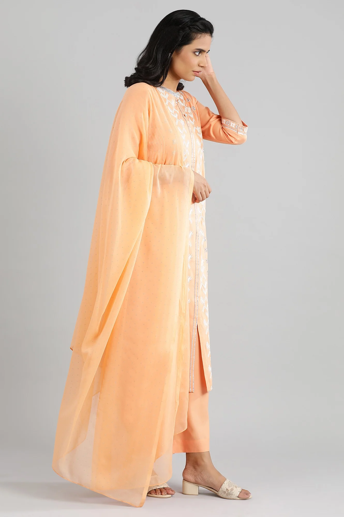 Peach-Coloured Embroidery kurta Set - Image 4