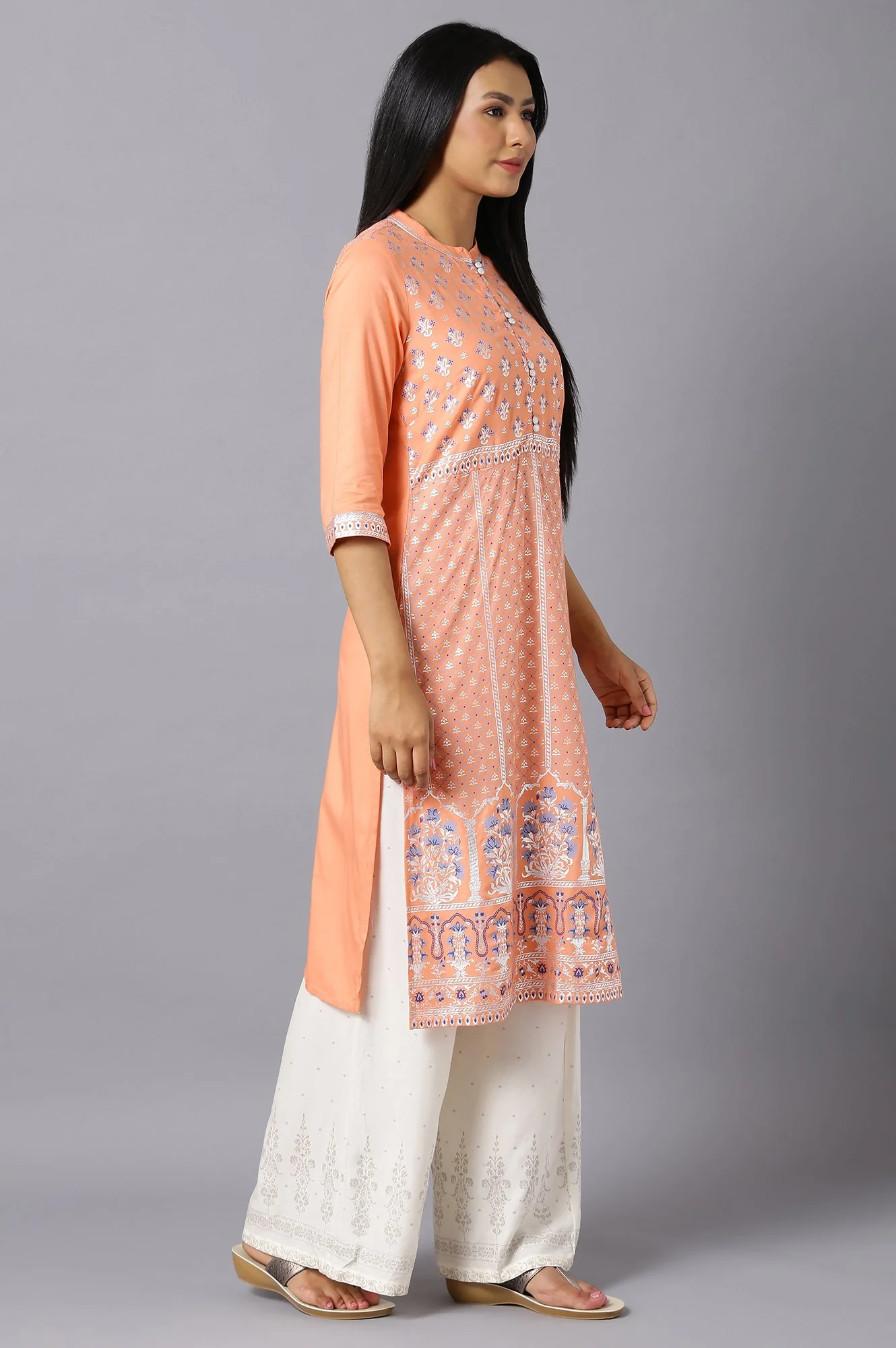 Peach Mughal Printed kurta - Image 4
