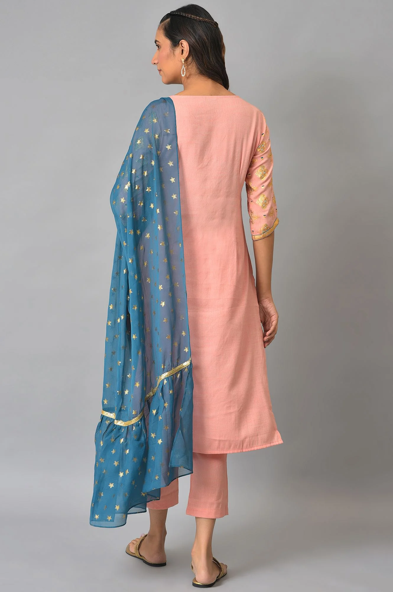 Peach Printed Ethnic kurta With Pants And Dupatta - Image 2