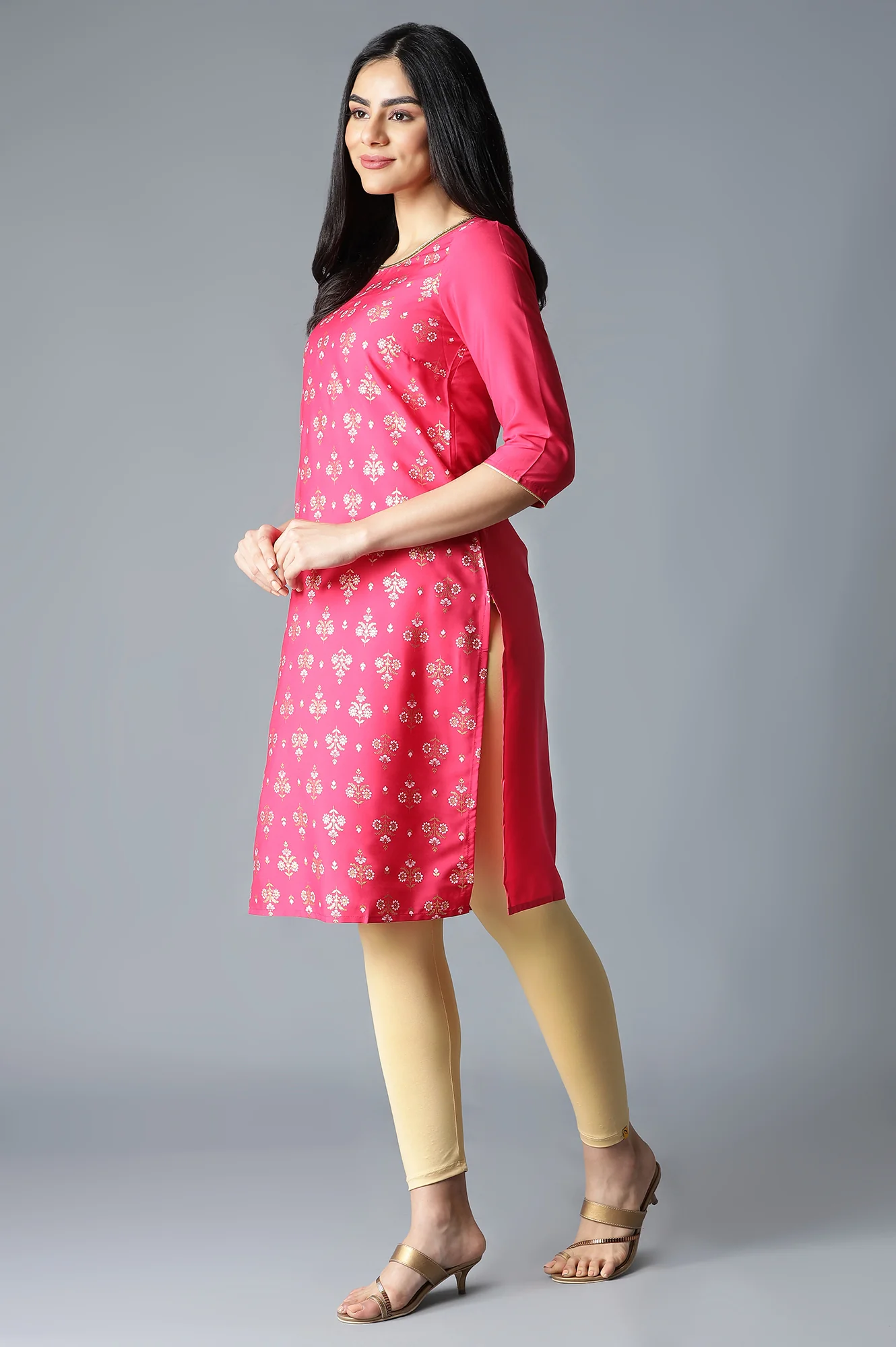 Pink Floral Printed kurta - Image 3